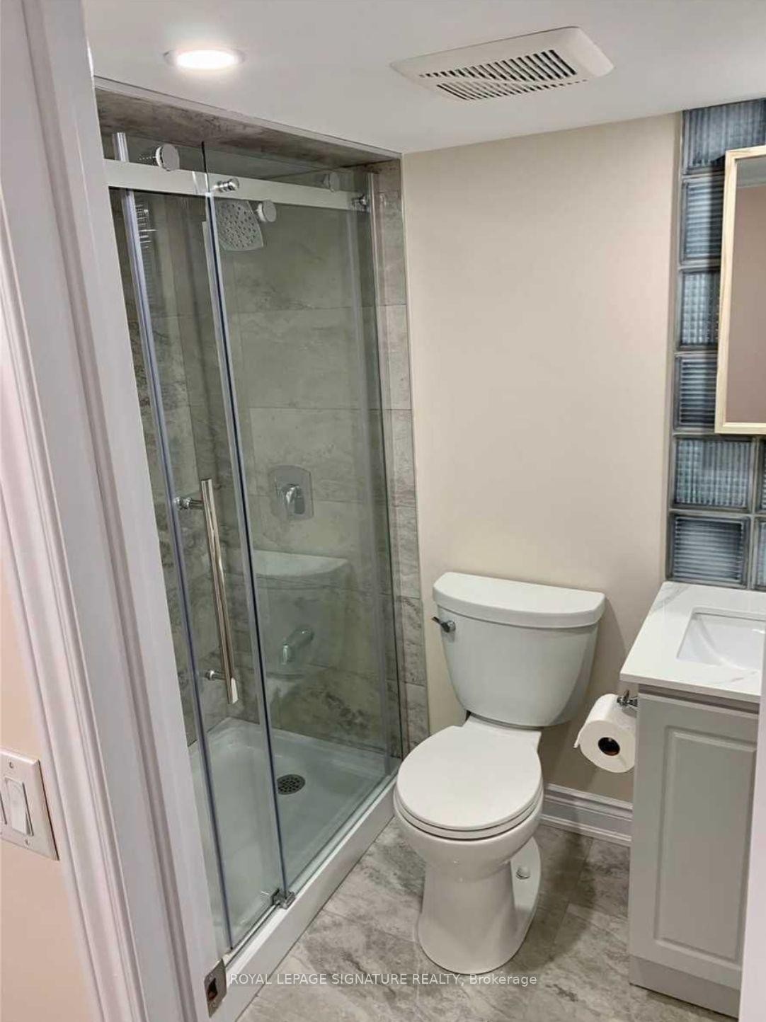 B-227 Nautical Boulevard, Oakville, ON - Indoor Photo Showing Bathroom