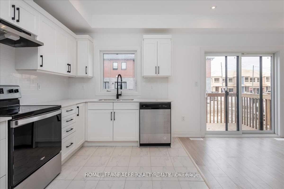4 Haven Lane, Barrie, ON - Indoor Photo Showing Kitchen