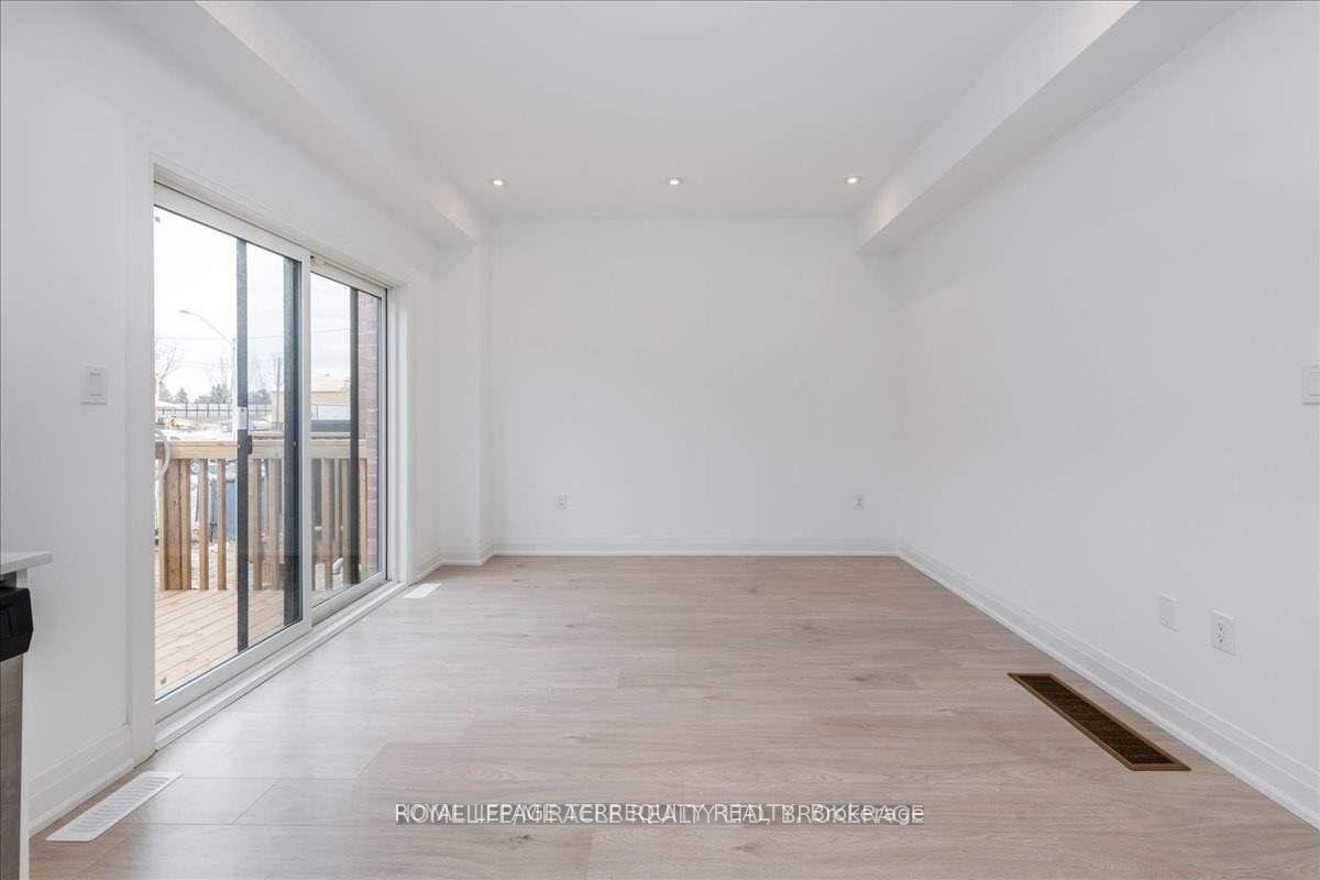 4 Haven Lane, Barrie, ON - Indoor Photo Showing Other Room