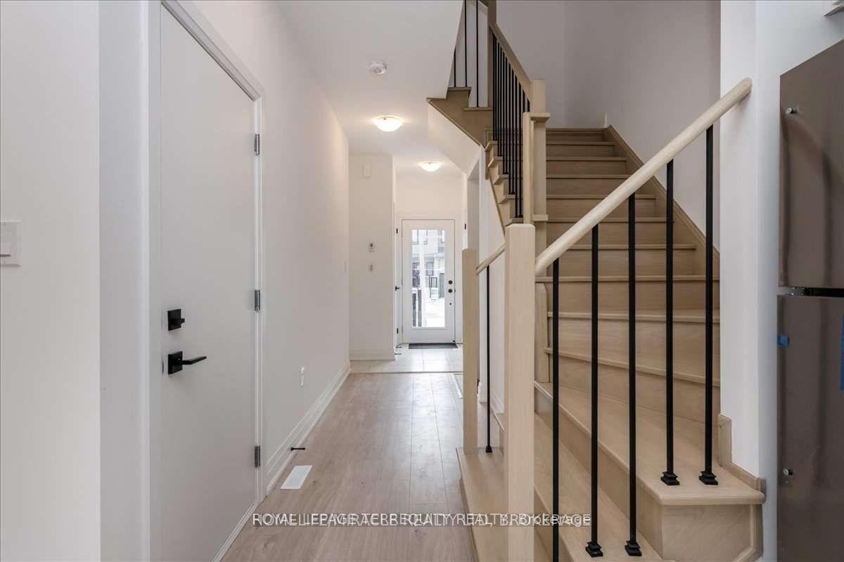 4 Haven Lane, Barrie, ON - Indoor Photo Showing Other Room