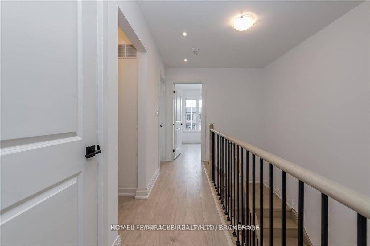 4 Haven Lane, Barrie, ON - Indoor Photo Showing Other Room