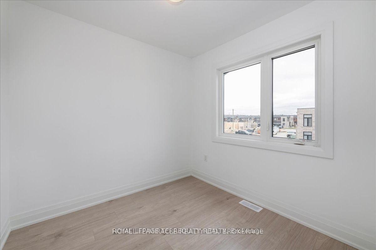 4 Haven Lane, Barrie, ON - Indoor Photo Showing Other Room