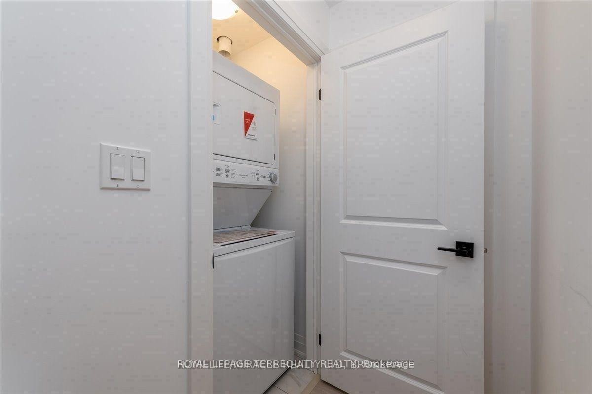 4 Haven Lane, Barrie, ON - Indoor Photo Showing Laundry Room
