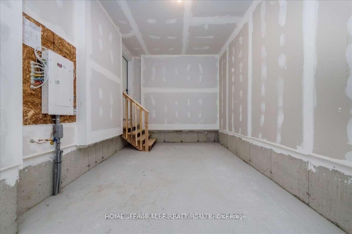 4 Haven Lane, Barrie, ON - Photo Showing Other Room