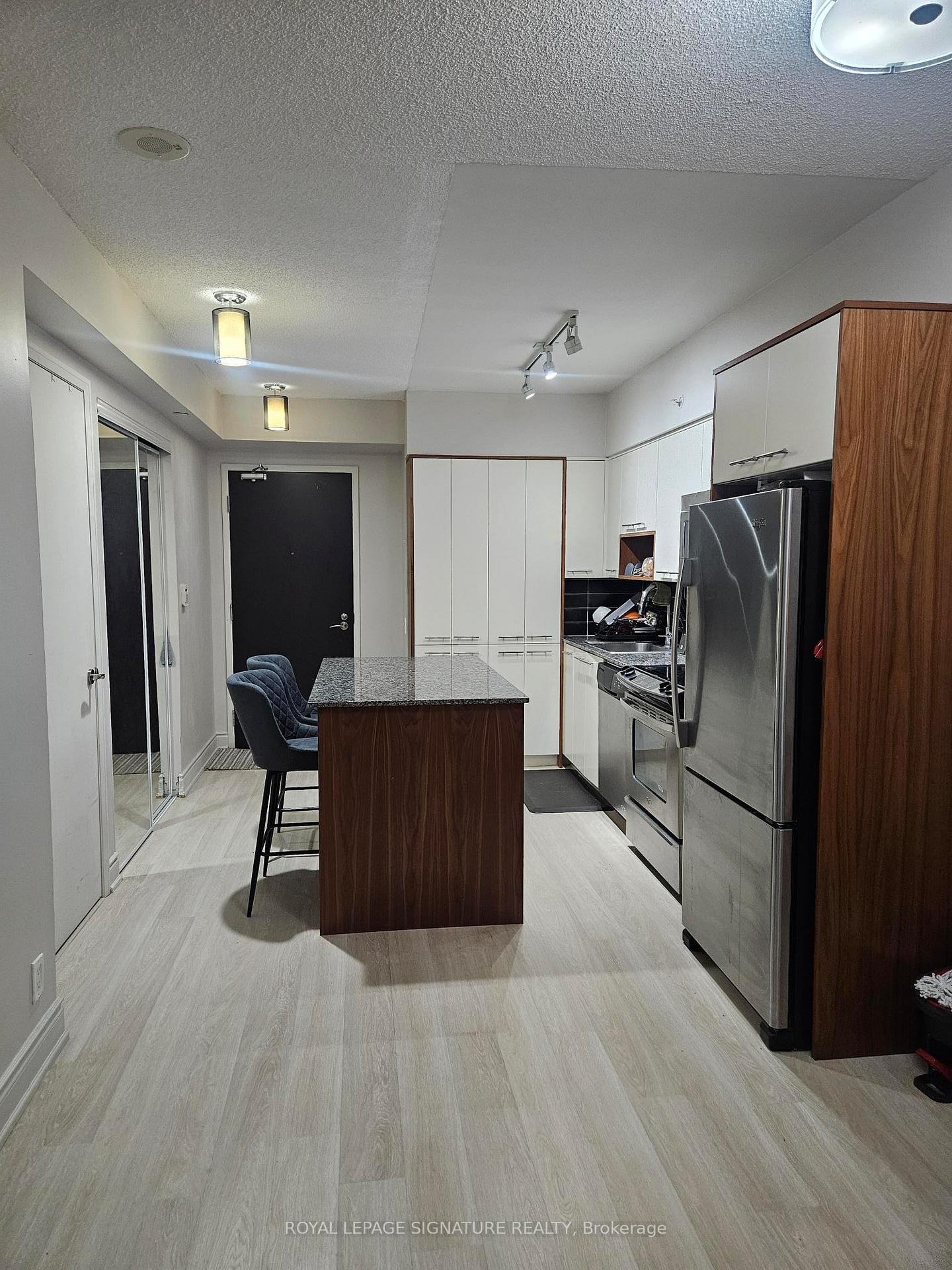 2809-5 Valhalla Inn Road, Toronto, ON - Indoor Photo Showing Kitchen