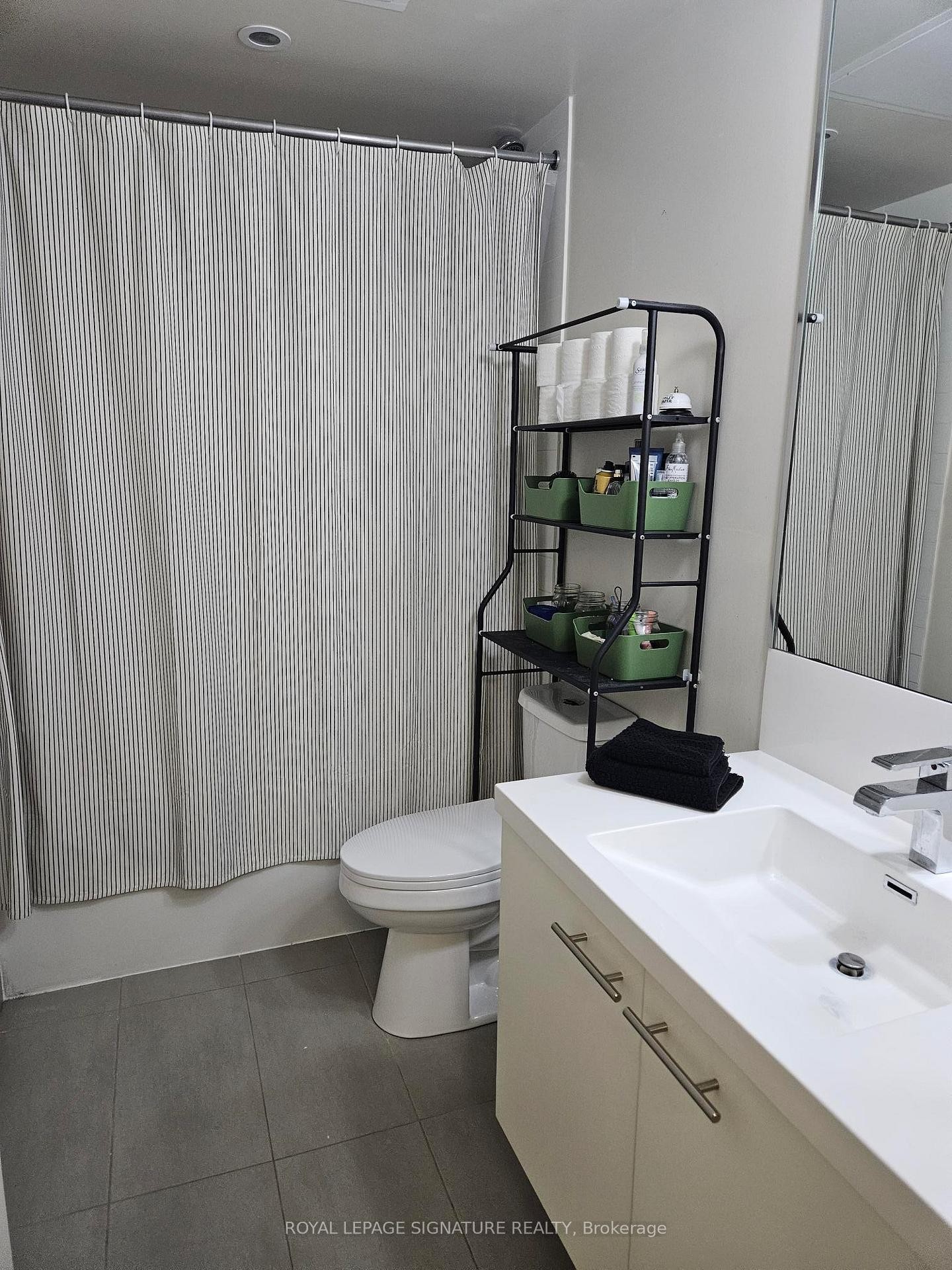 2809-5 Valhalla Inn Road, Toronto, ON - Indoor Photo Showing Bathroom