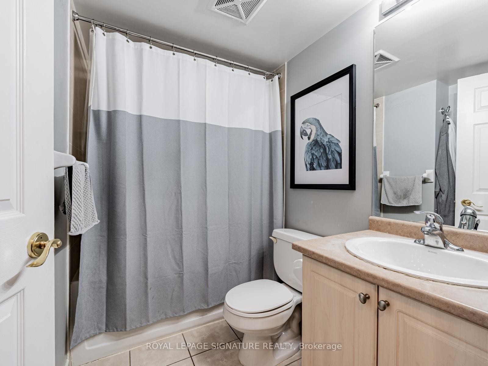 902-51 Lower Simcoe Street, Toronto, ON - Indoor Photo Showing Bathroom