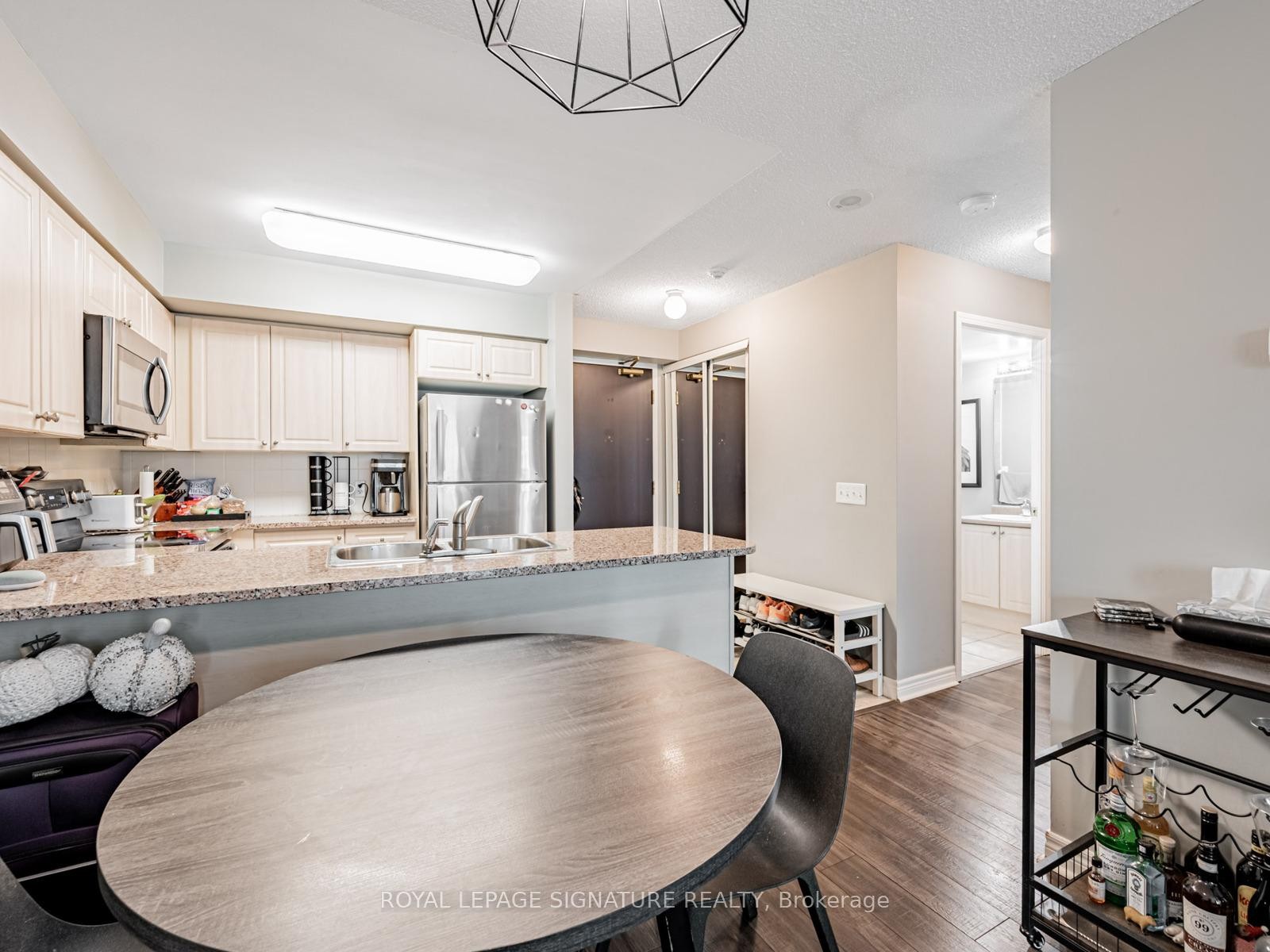 902-51 Lower Simcoe Street, Toronto, ON - Indoor