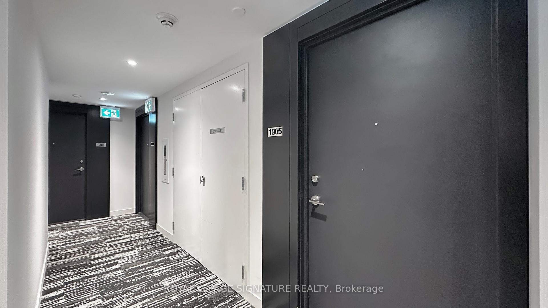 1905-252 Church Street, Toronto, ON - Indoor Photo Showing Other Room