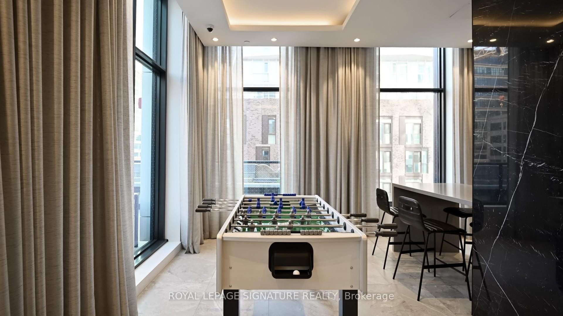 1905-252 Church Street, Toronto, ON - Indoor