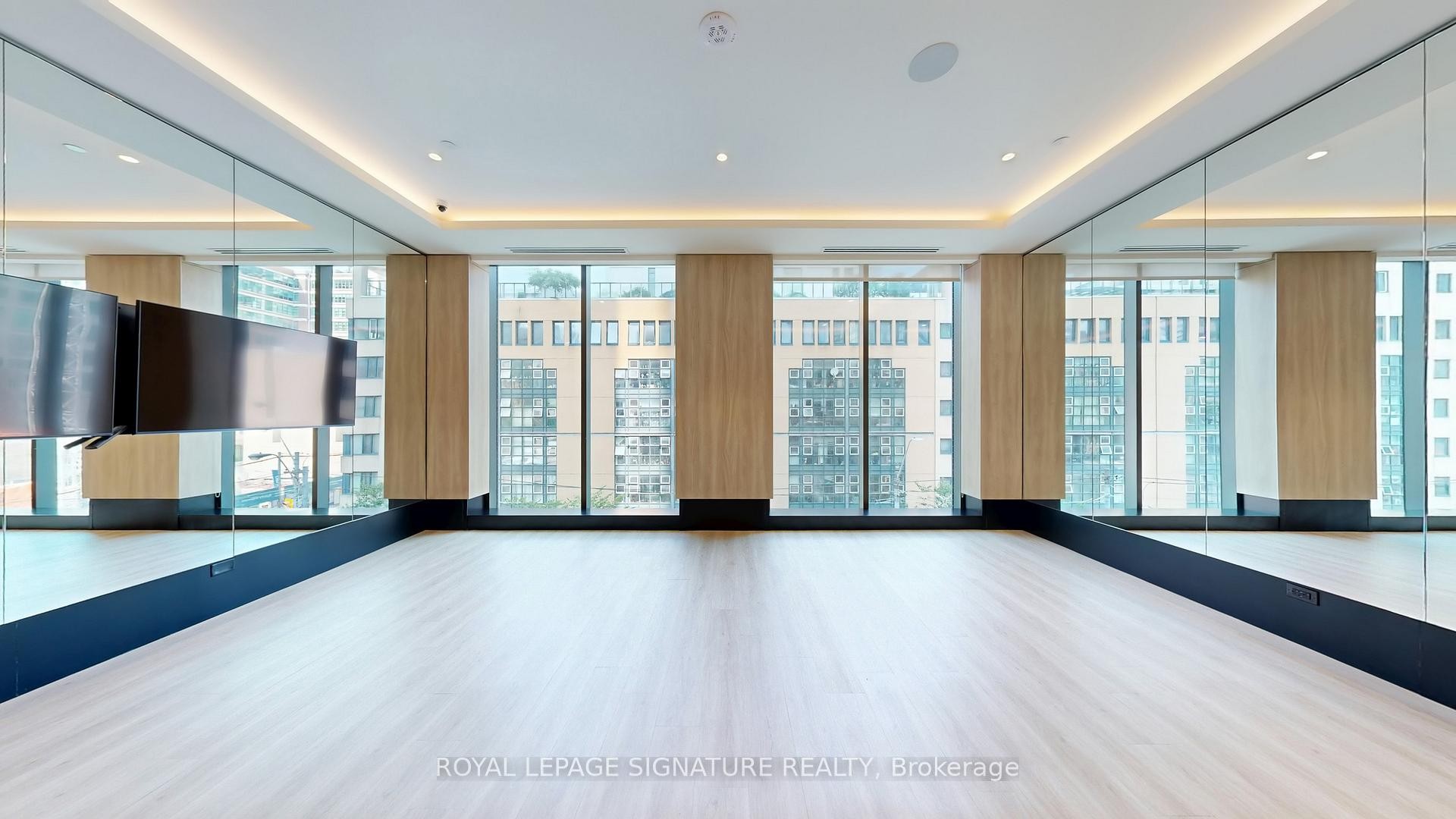 1905-252 Church Street, Toronto, ON - Indoor Photo Showing Other Room