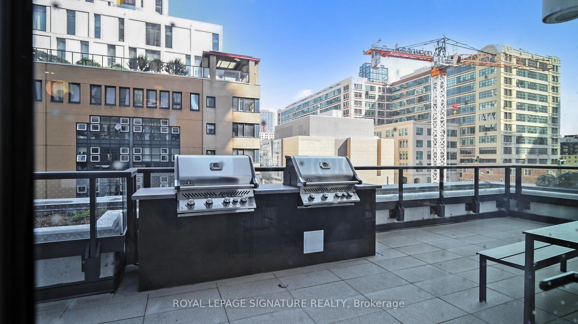 1905-252 Church Street, Toronto, ON - Outdoor