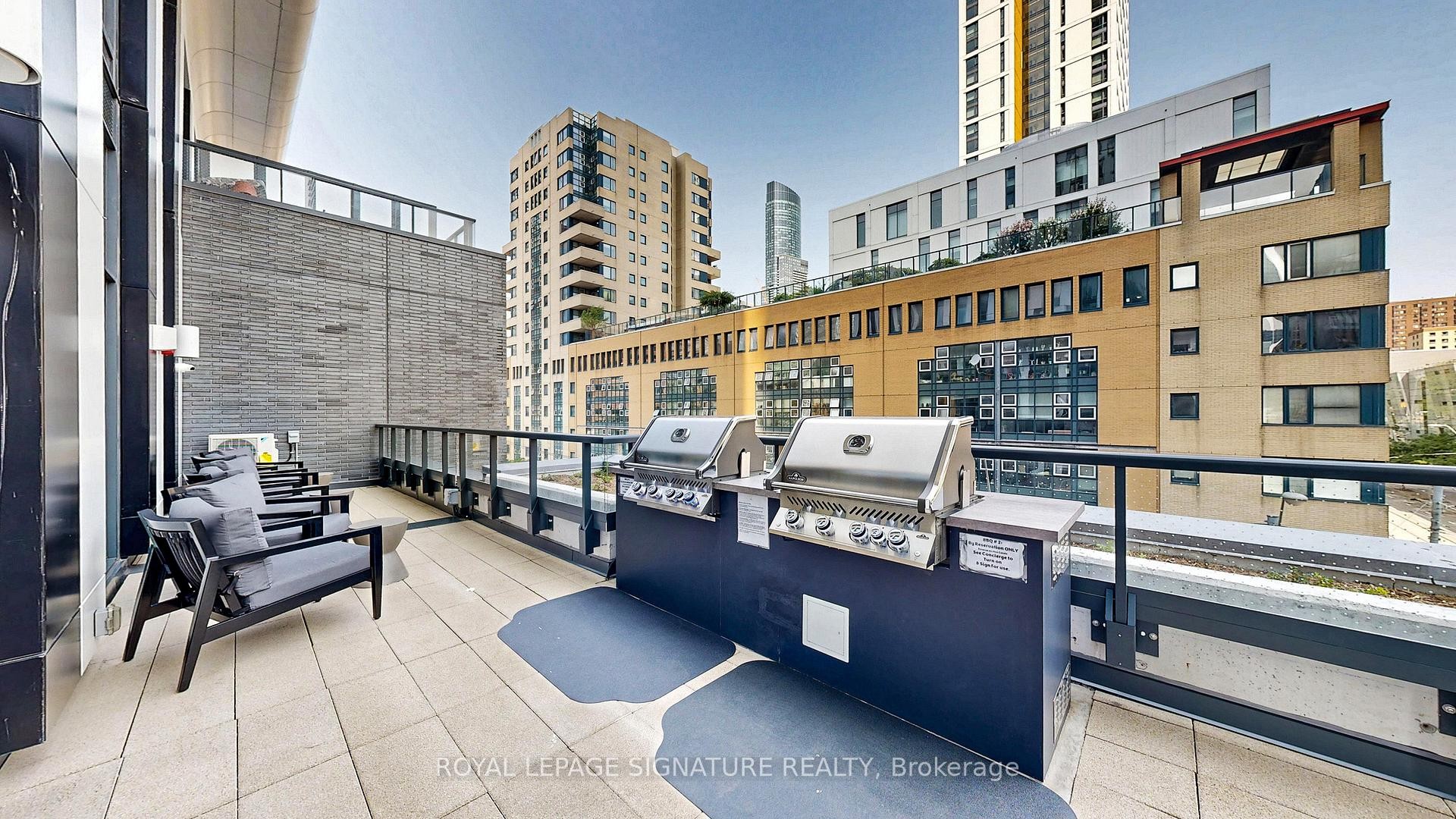 1905-252 Church Street, Toronto, ON - Outdoor