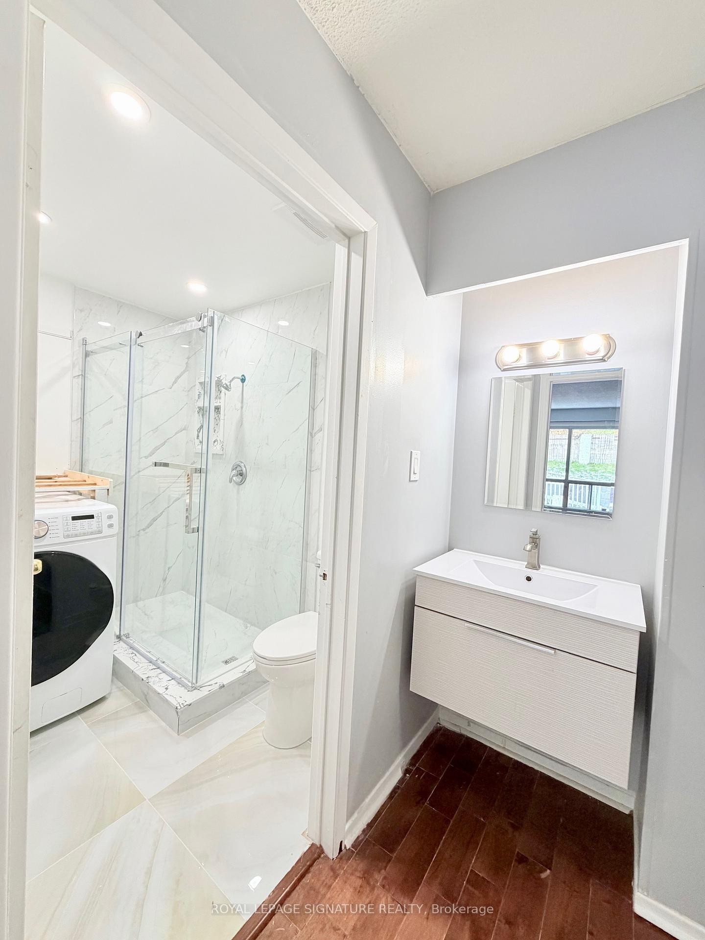 Room 1-41 Broadbridge Drive, Toronto, ON - Indoor Photo Showing Bathroom