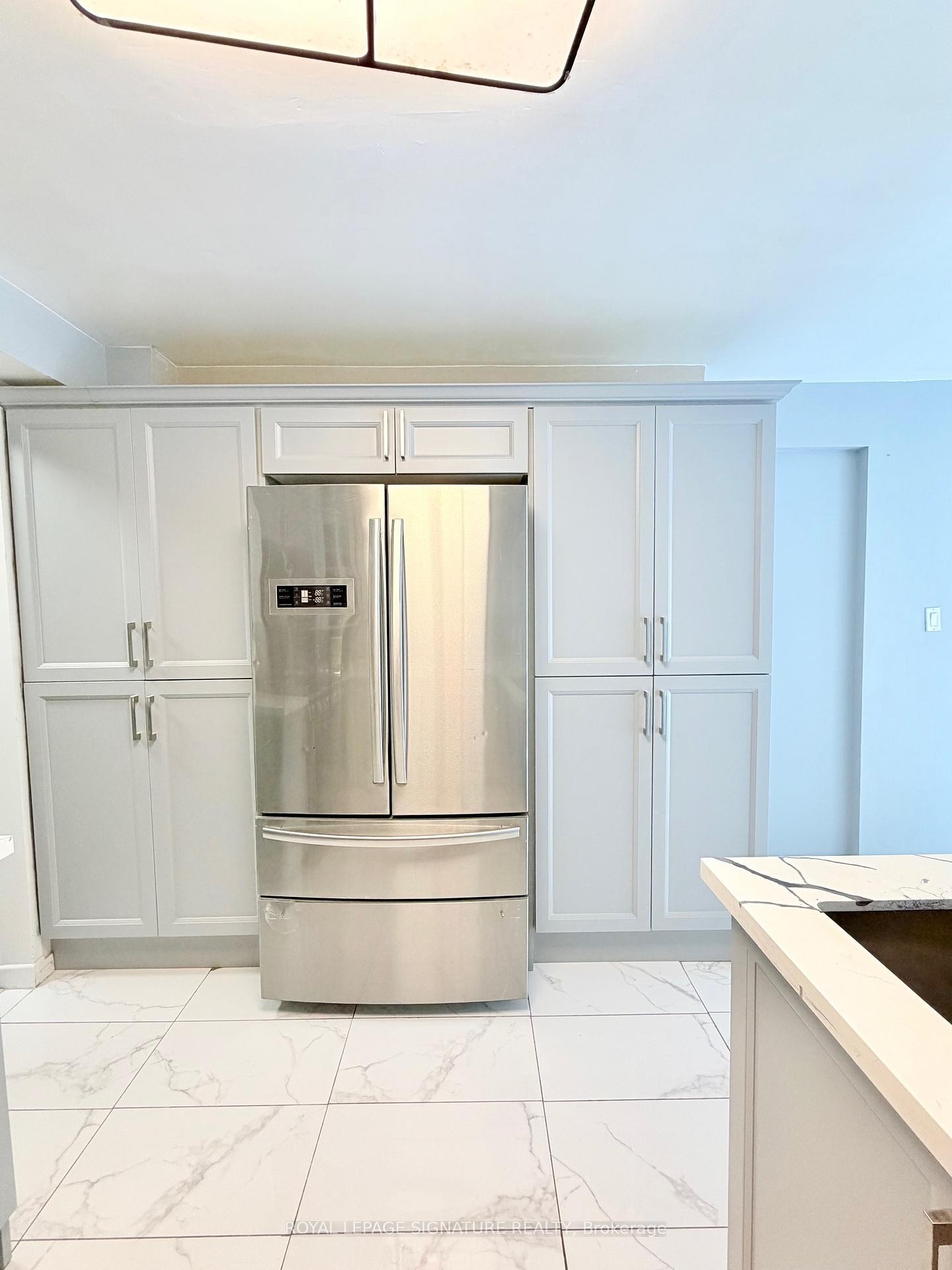 Room 1-41 Broadbridge Drive, Toronto, ON - Indoor