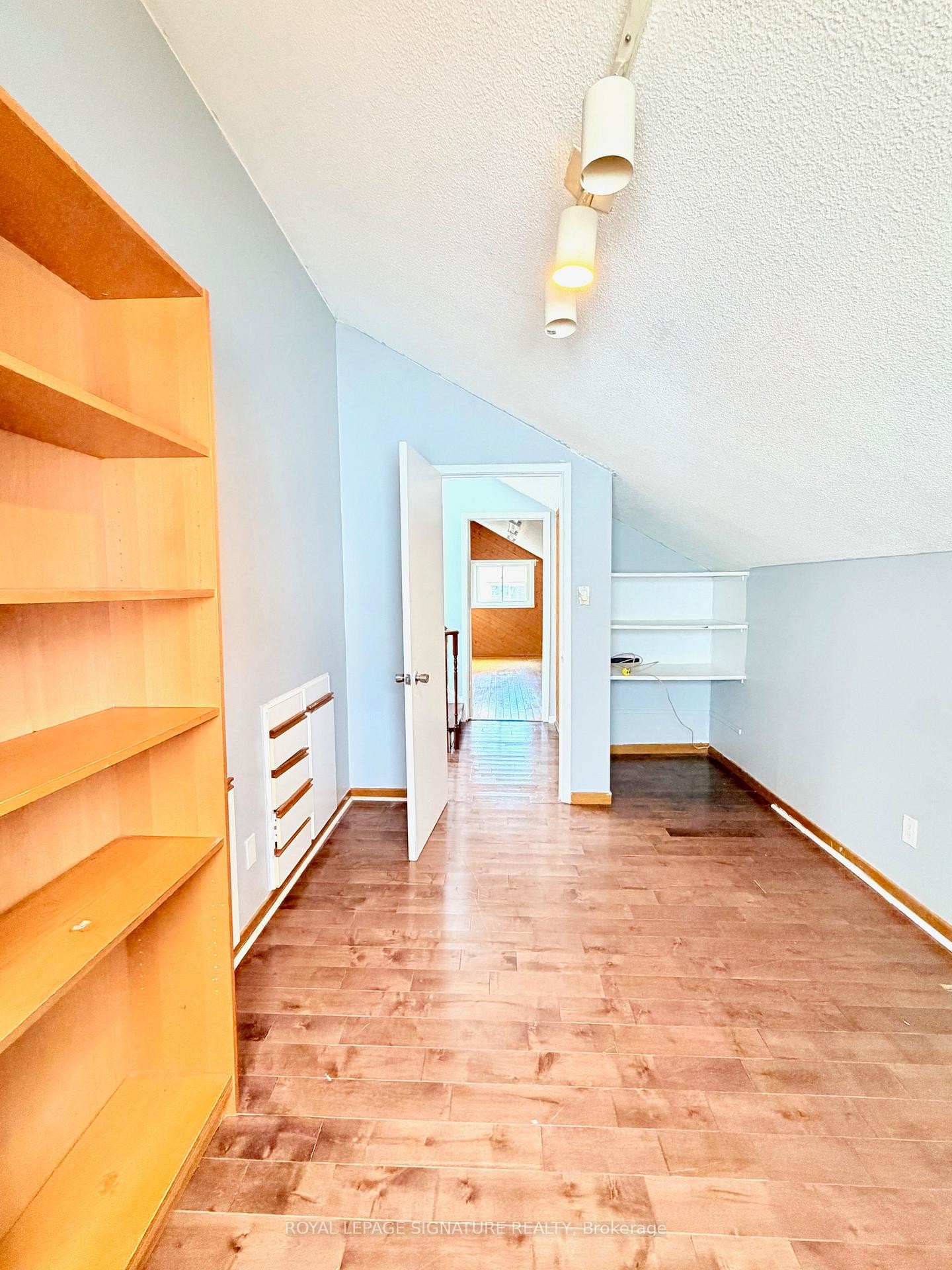 Room 1-41 Broadbridge Drive, Toronto, ON - Indoor Photo Showing Other Room