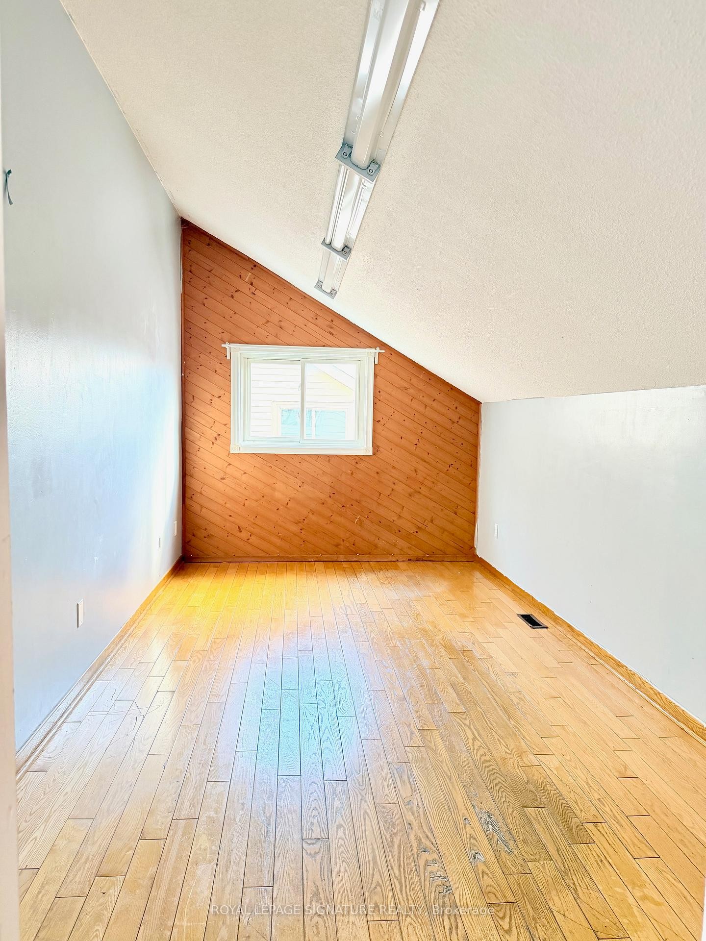 Room 1-41 Broadbridge Drive, Toronto, ON - Indoor Photo Showing Other Room