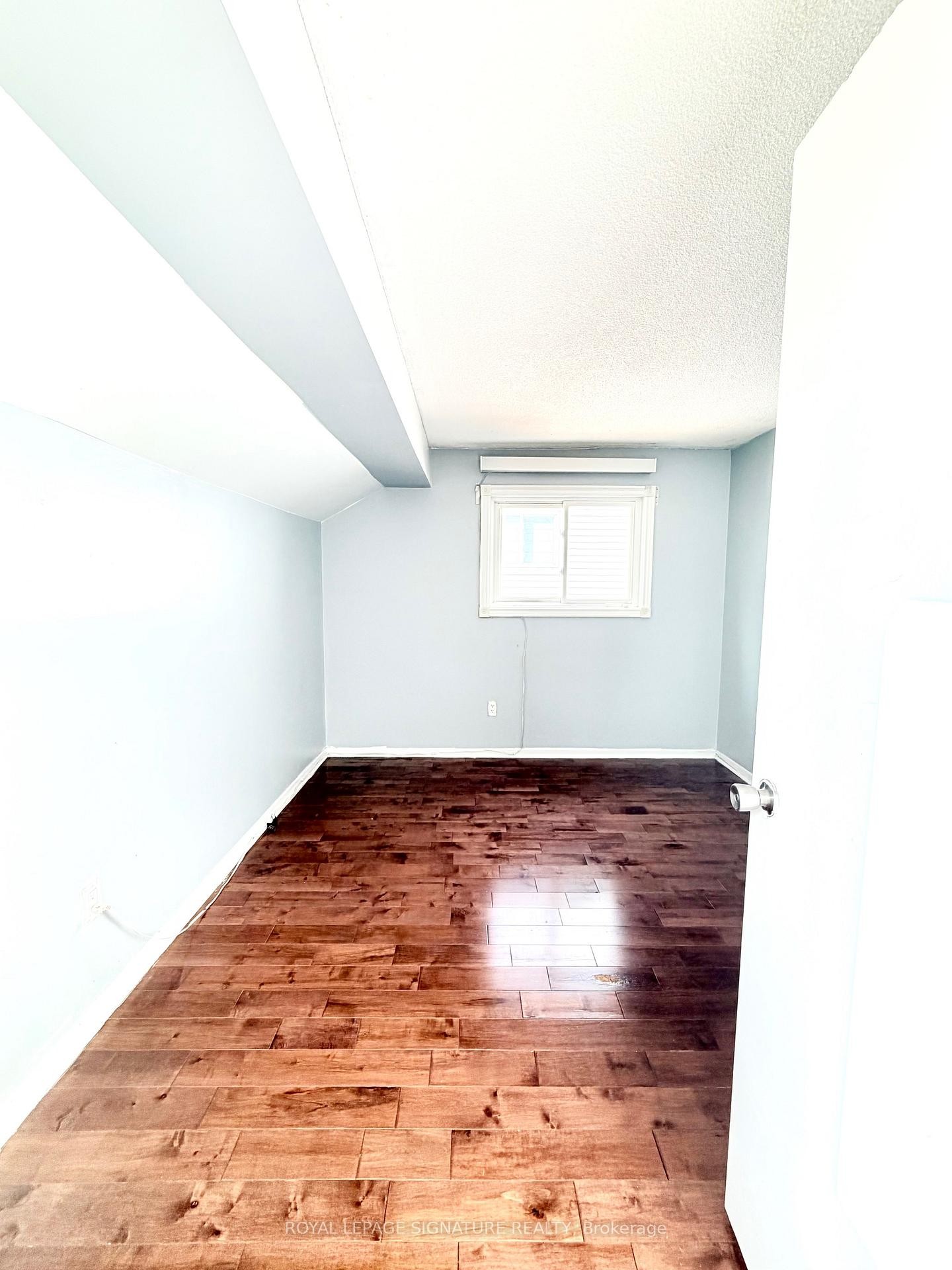 Room 1-41 Broadbridge Drive, Toronto, ON - Indoor Photo Showing Other Room