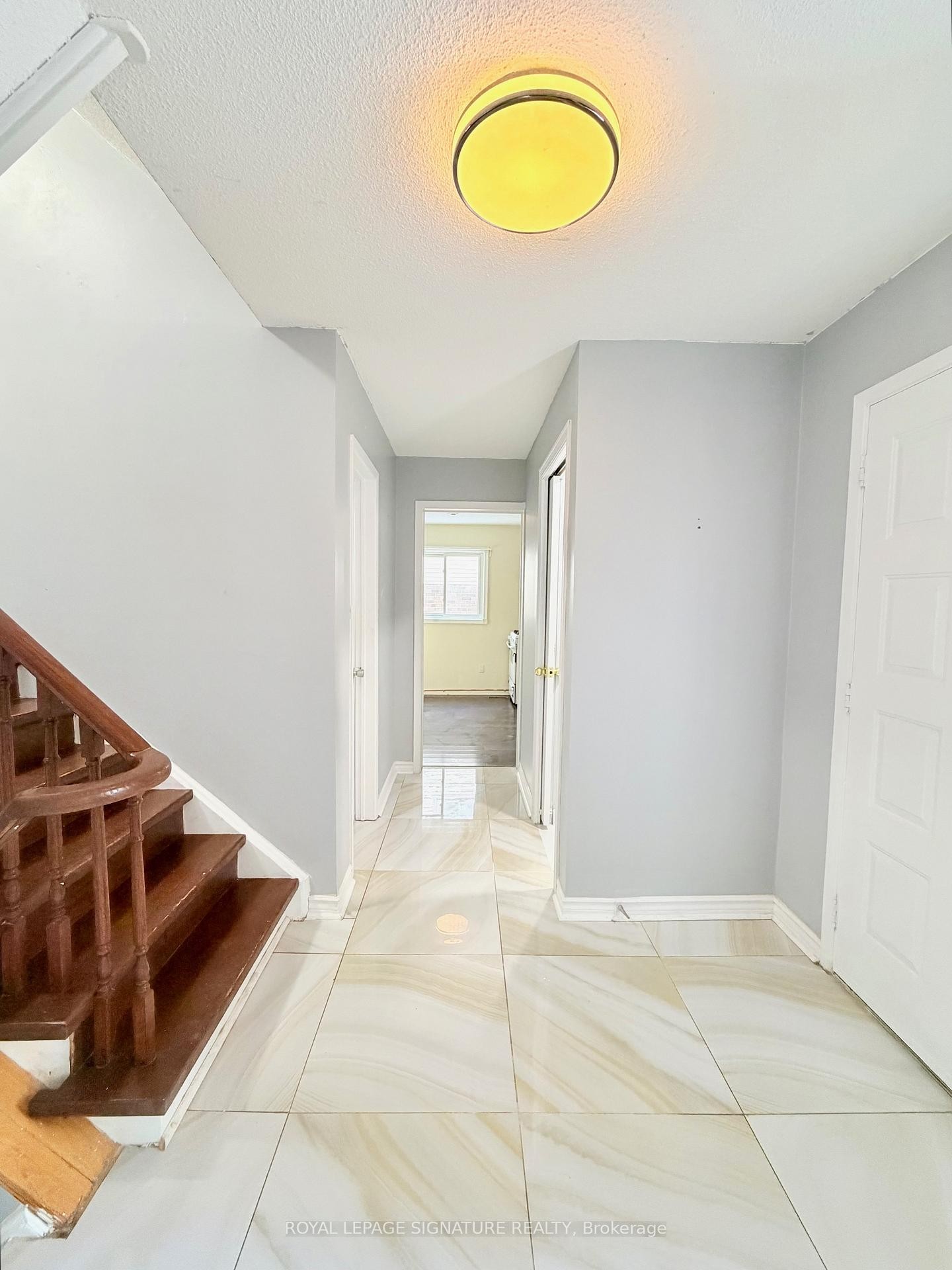 Room 1-41 Broadbridge Drive, Toronto, ON - Indoor Photo Showing Other Room