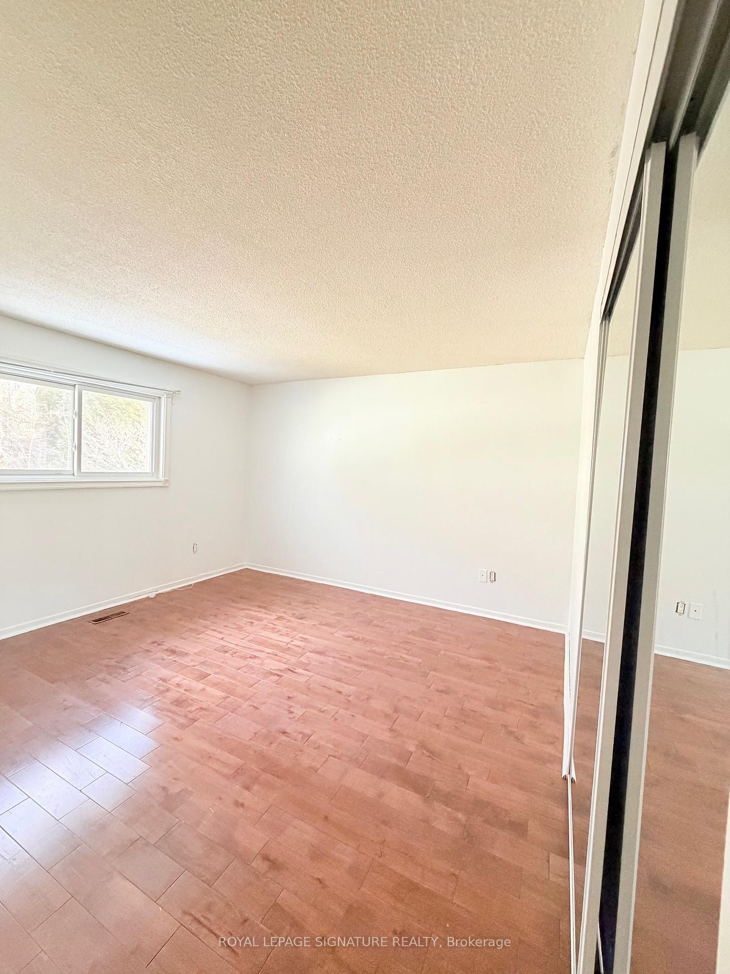 Room 1-41 Broadbridge Drive, Toronto, ON - Indoor Photo Showing Other Room