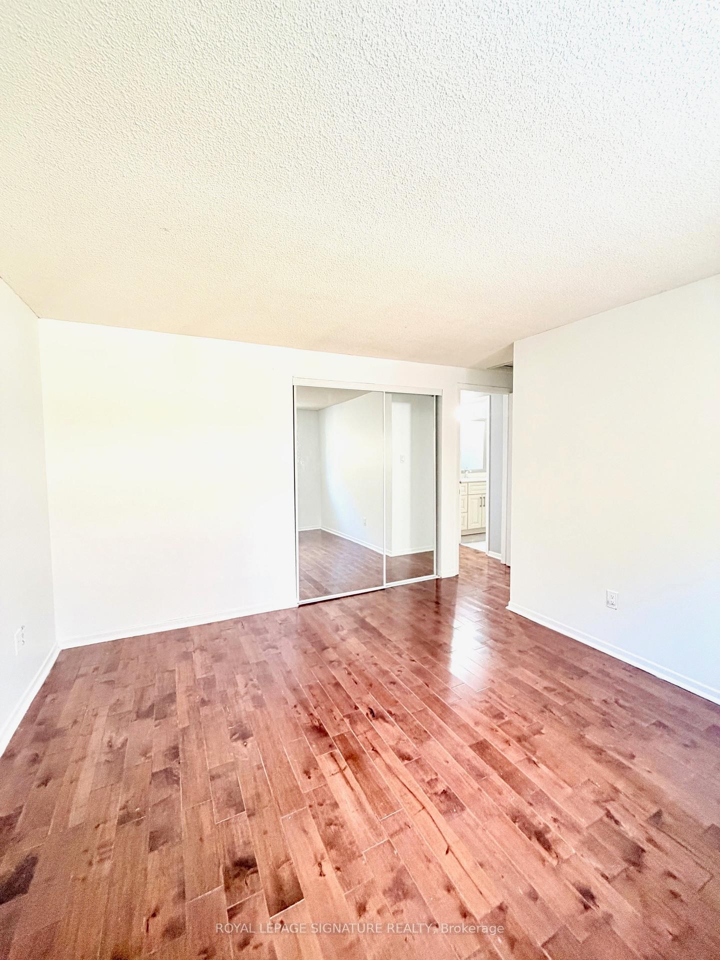 Room 1-41 Broadbridge Drive, Toronto, ON - Indoor Photo Showing Other Room