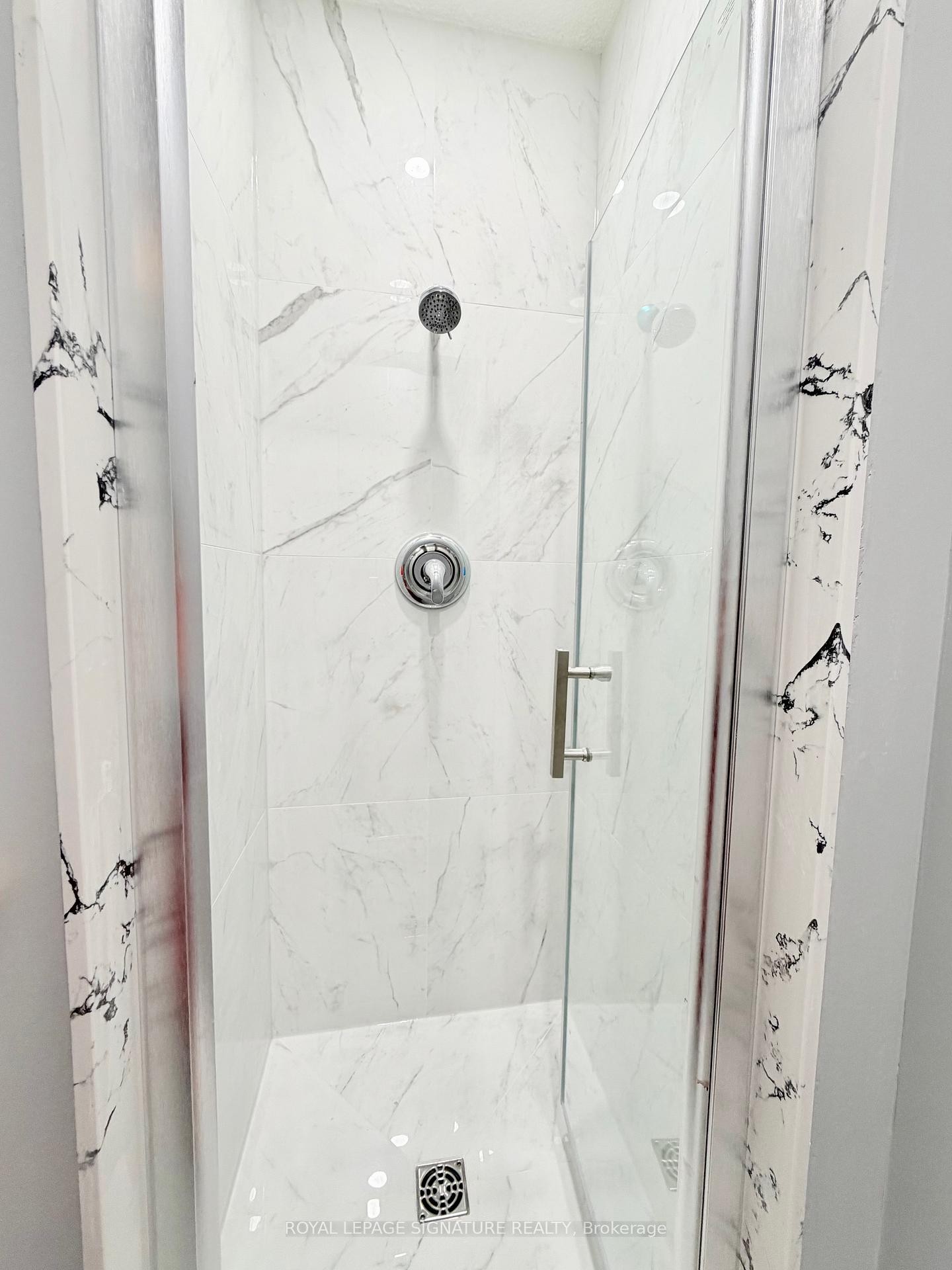 Room 1-41 Broadbridge Drive, Toronto, ON - Indoor Photo Showing Bathroom