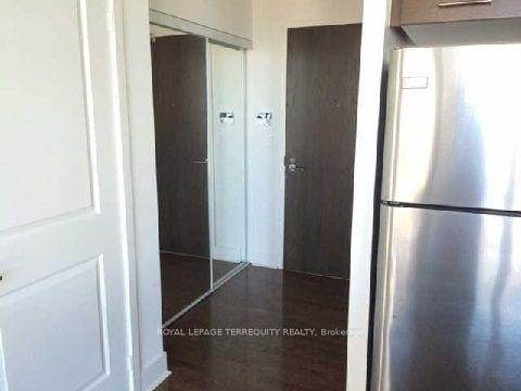 1302-26 Norton Avenue, Toronto, ON - Indoor Photo Showing Other Room