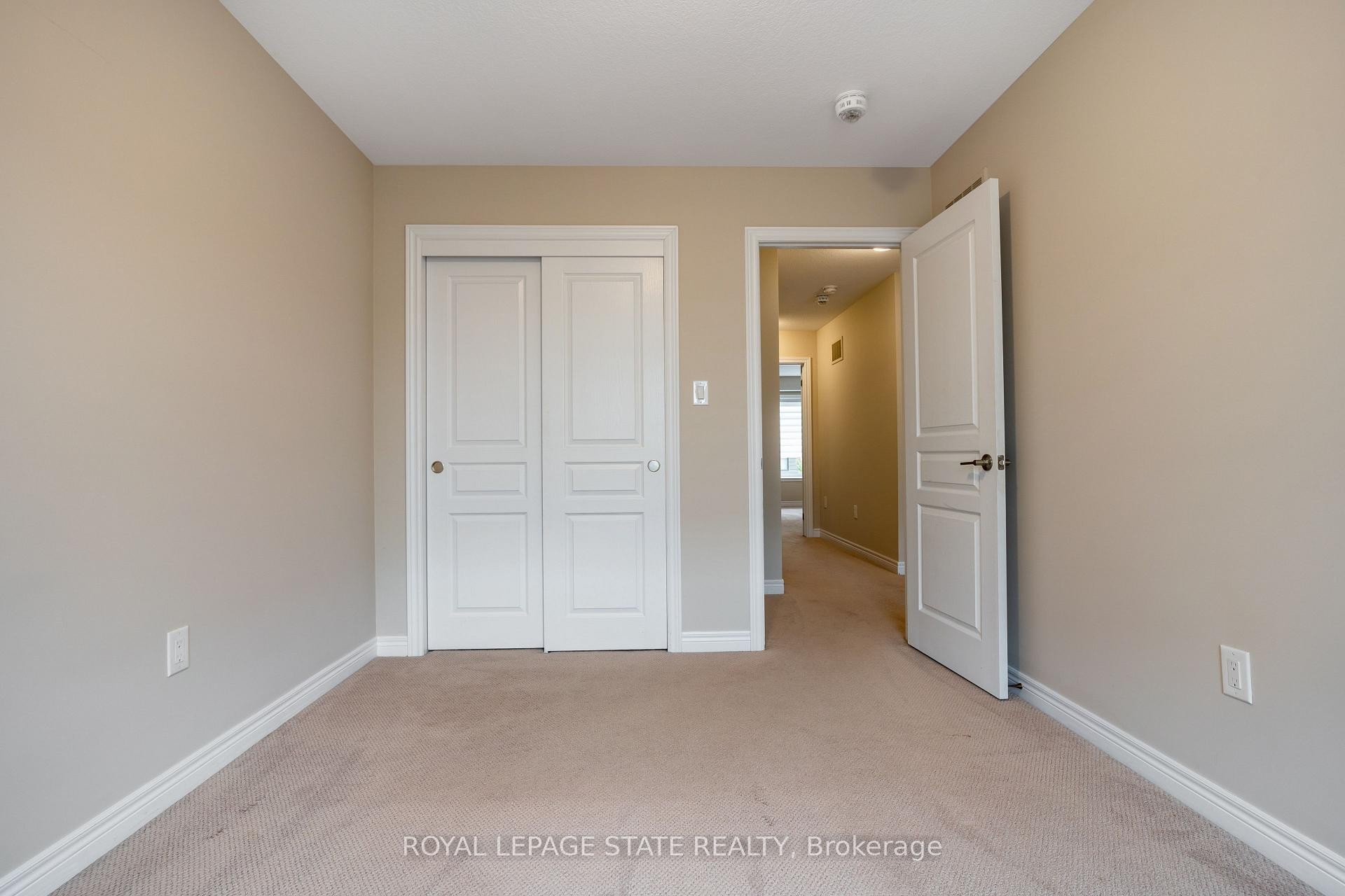 27 Waterview Lane, Grimsby, ON - Indoor Photo Showing Other Room