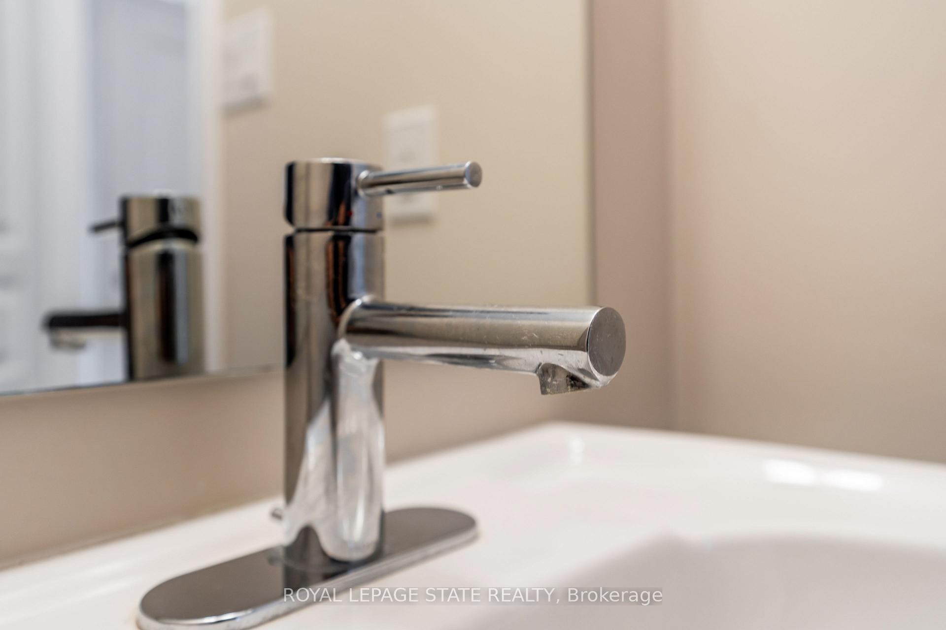 27 Waterview Lane, Grimsby, ON - Indoor