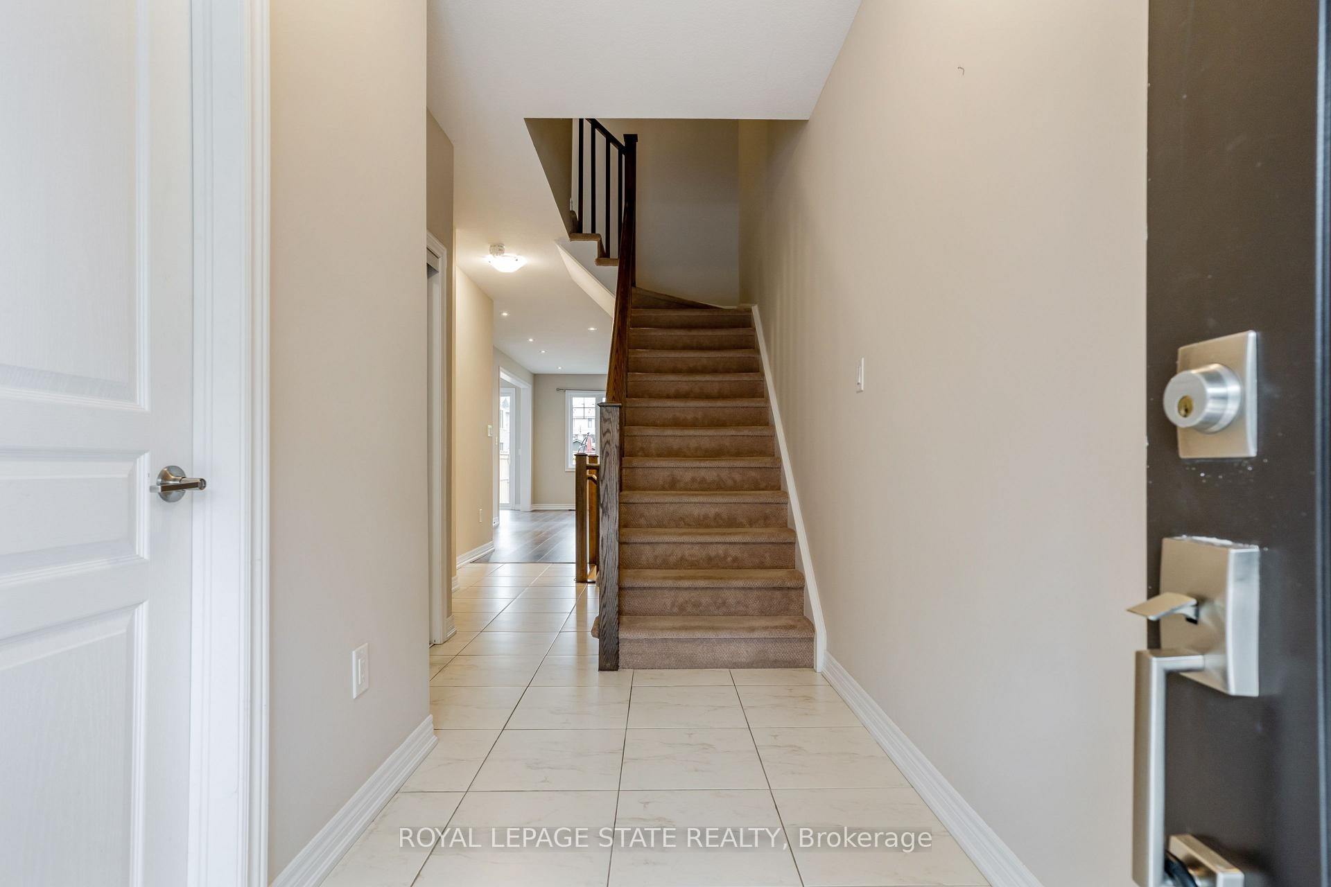 27 Waterview Lane, Grimsby, ON - Indoor Photo Showing Other Room