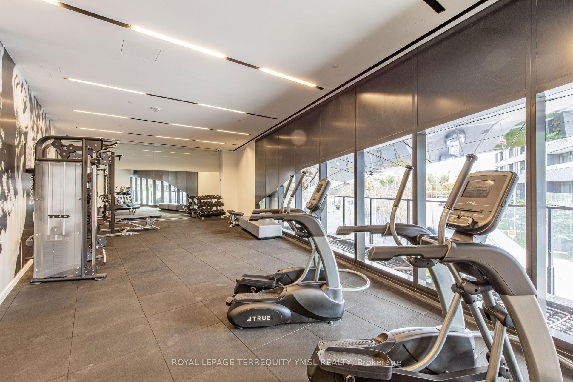 612-21 Lawren Harris Square, Toronto, ON - Indoor Photo Showing Gym Room