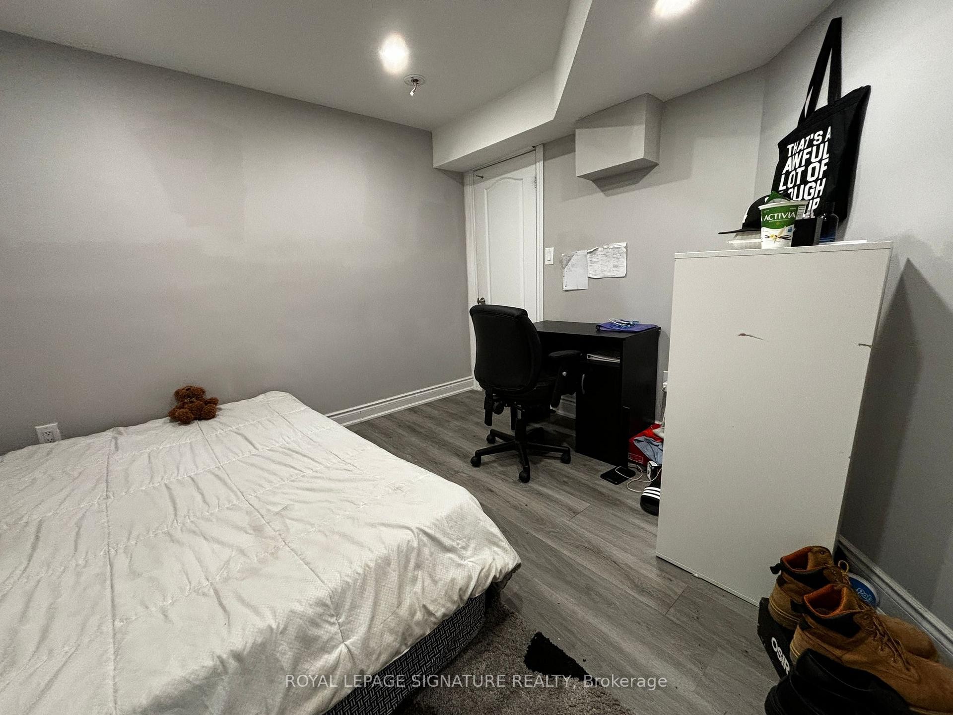 Lower-11 Overholt Drive, Thorold, ON - Indoor Photo Showing Bedroom