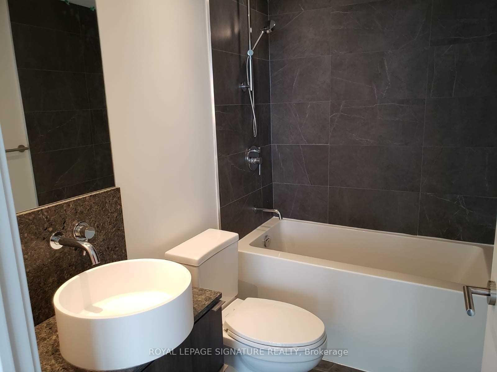 3204-161 Roehampton Avenue, Toronto, ON - Indoor Photo Showing Bathroom