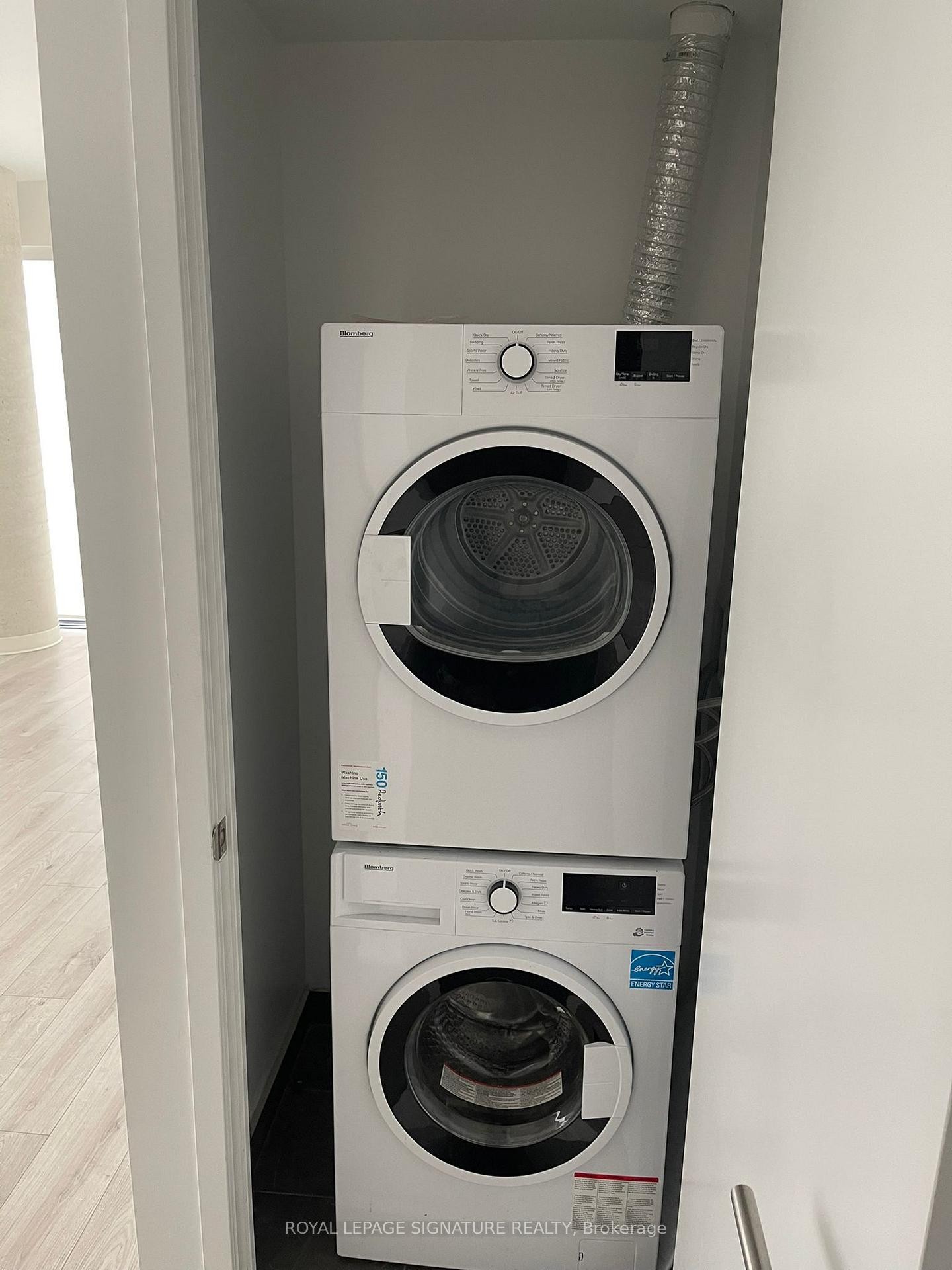 3204-161 Roehampton Avenue, Toronto, ON - Indoor Photo Showing Laundry Room