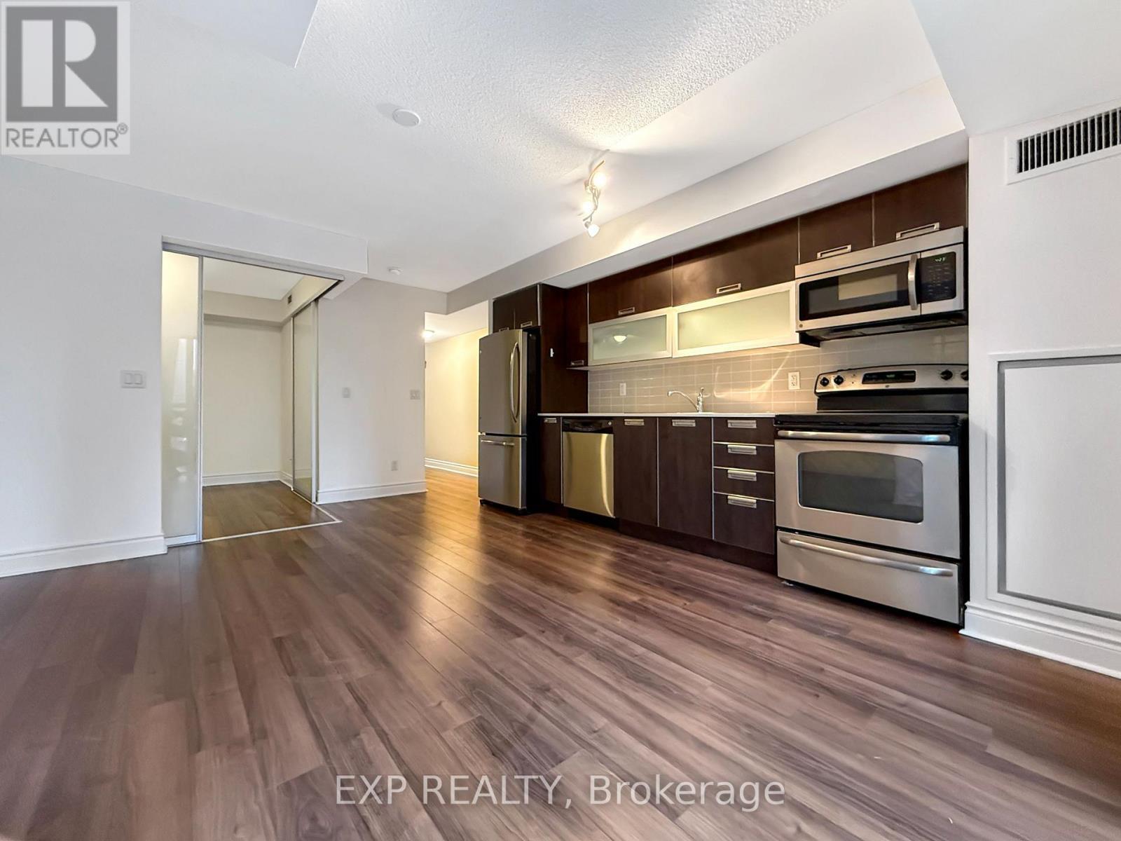 308 - 28 Ted Rogers Way, Toronto, ON - Indoor Photo Showing Kitchen