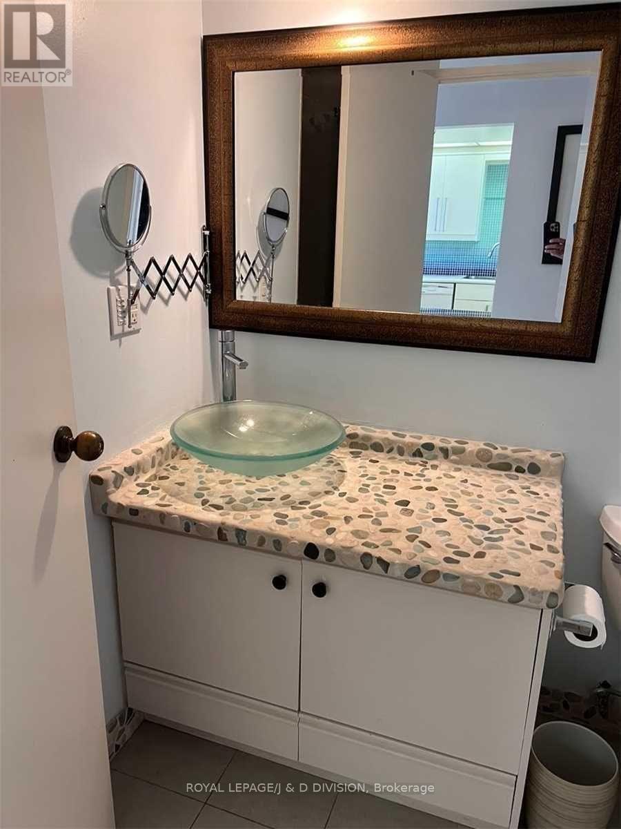 712 - 71 Front Street E, Toronto, ON - Indoor Photo Showing Bathroom