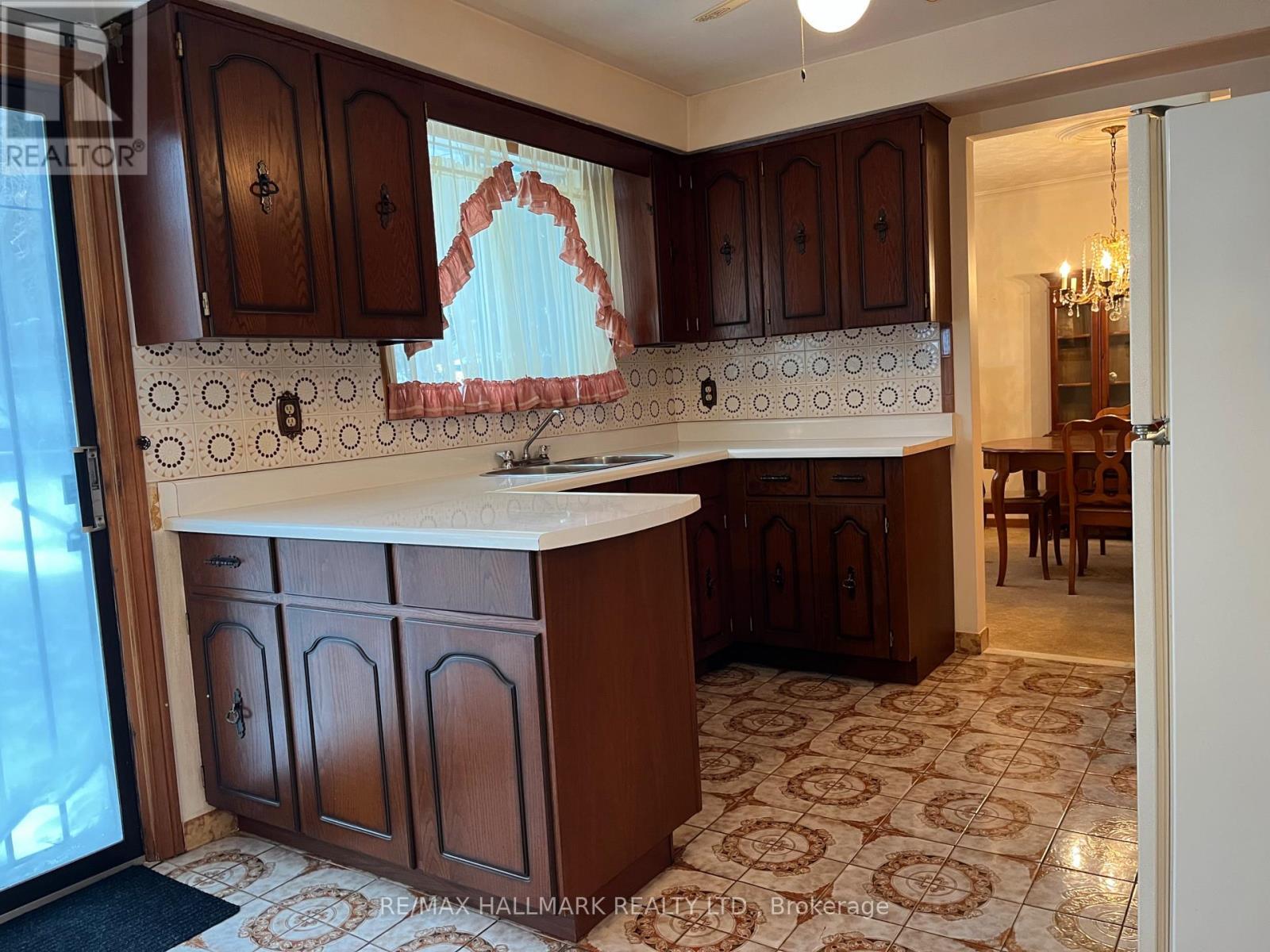 68 Fergalea Avenue, Toronto, ON - Indoor Photo Showing Kitchen With Double Sink