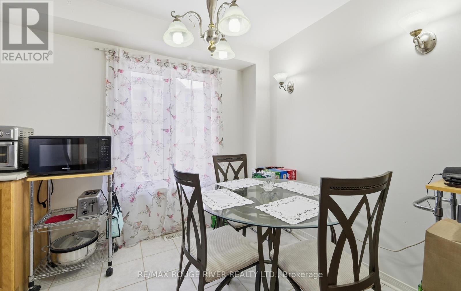 38 - 1850 Kingston Road, Pickering, ON - Indoor Photo Showing Dining Room
