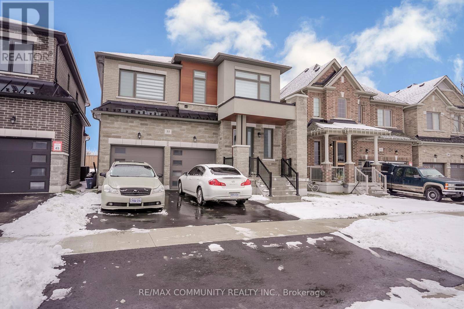 55 Hoad Street N, Clarington, ON - Outdoor With Facade