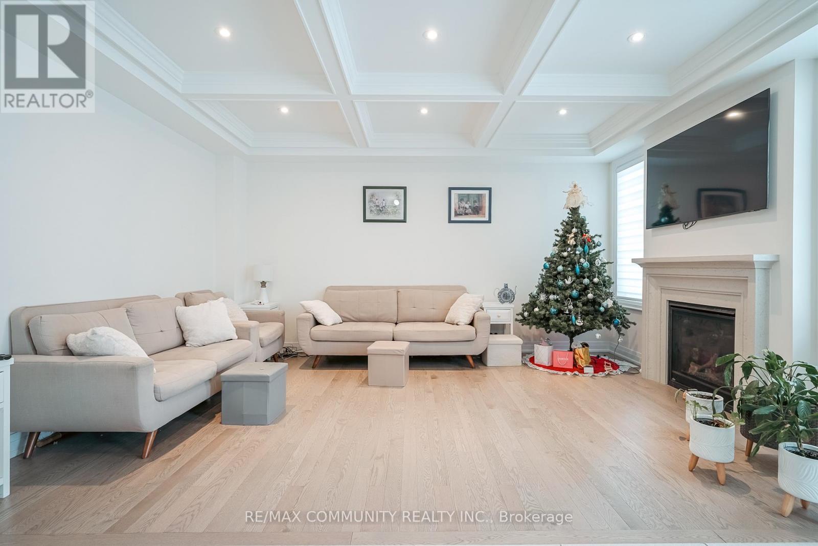 55 Hoad Street N, Clarington, ON - Indoor Photo Showing Living Room With Fireplace
