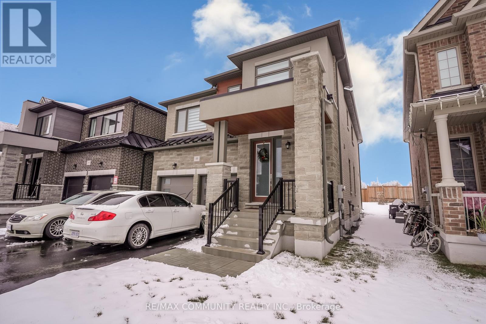 55 Hoad Street N, Clarington, ON - Outdoor With Facade