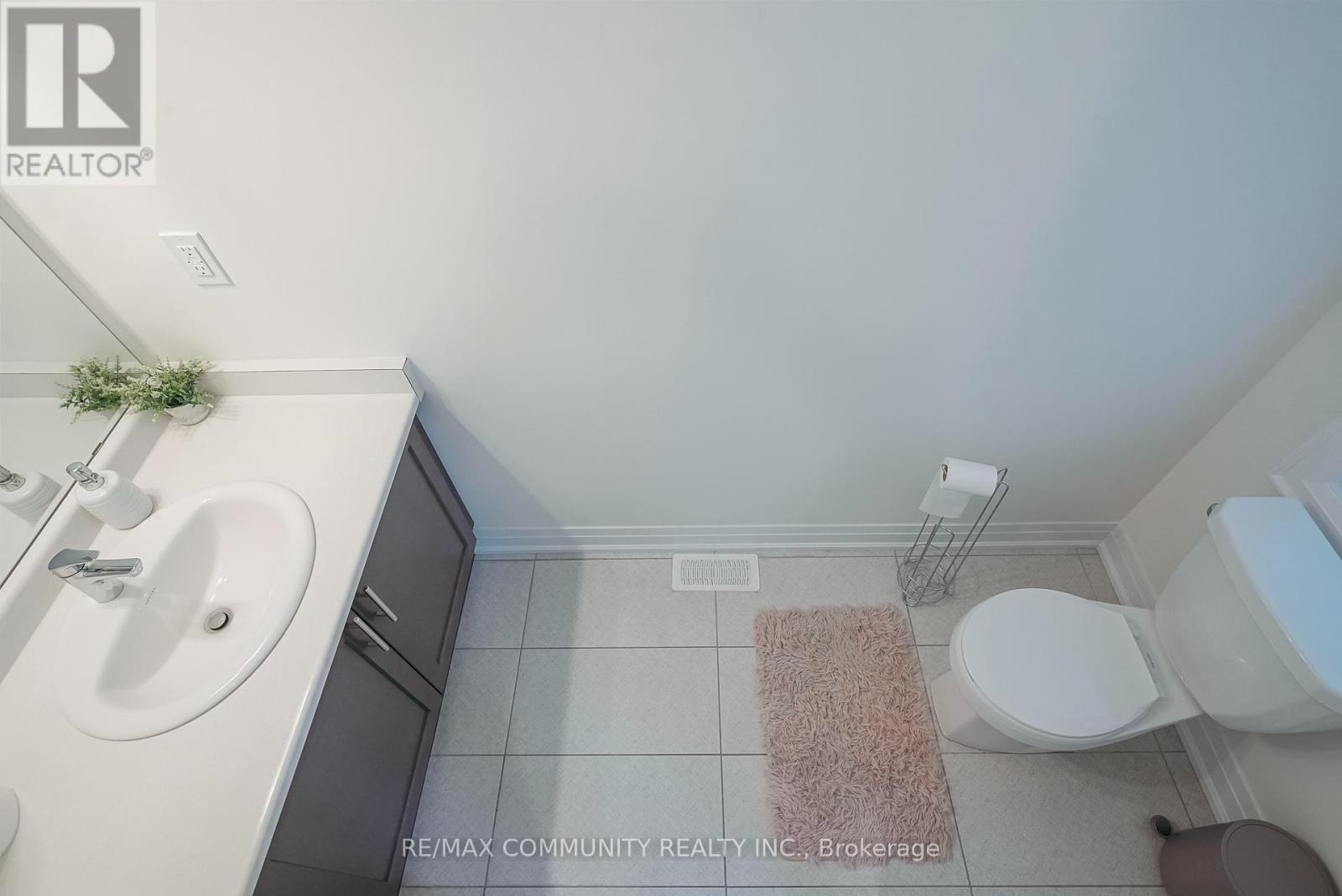 55 Hoad Street N, Clarington, ON - Indoor Photo Showing Bathroom