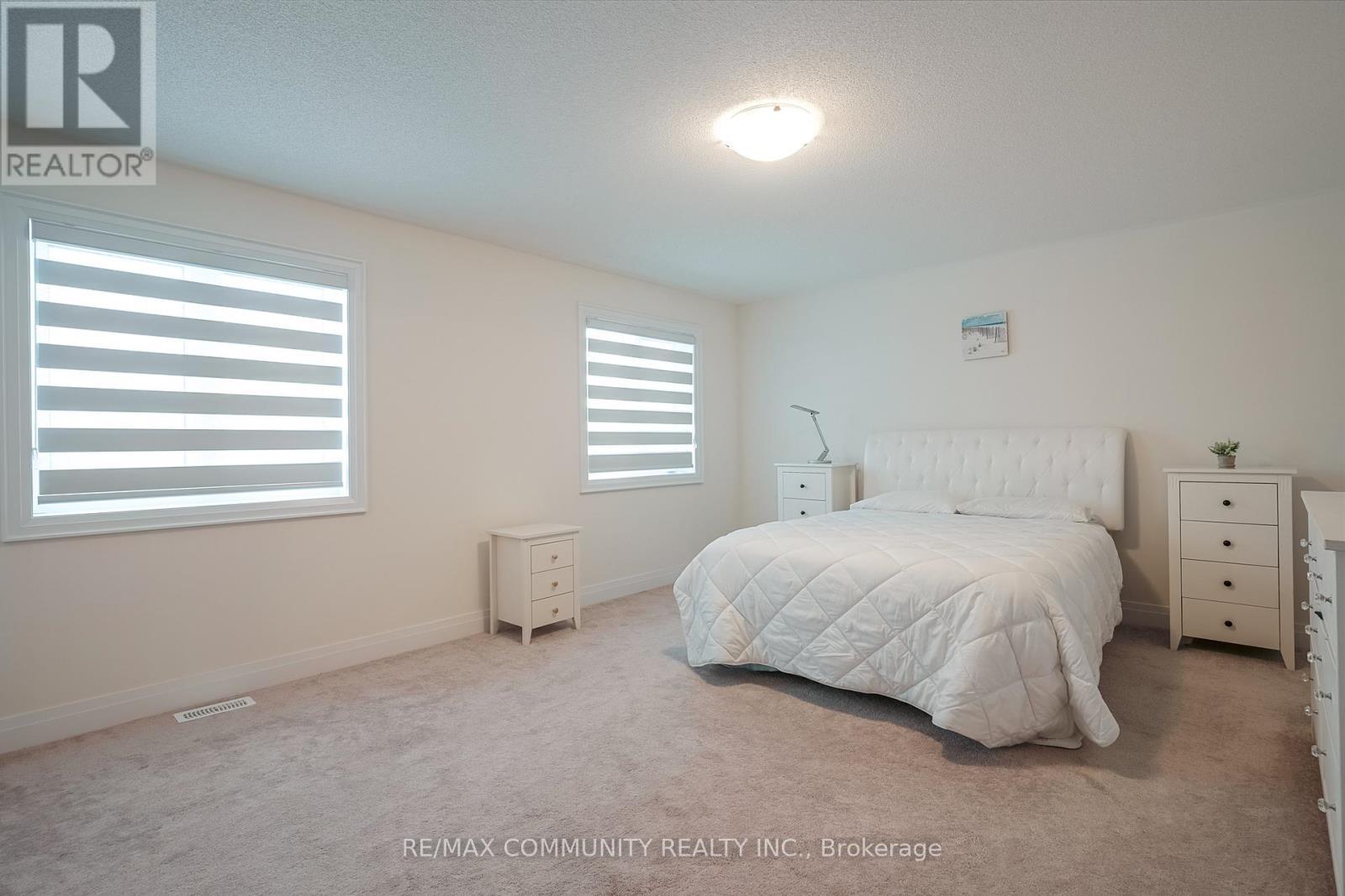 55 Hoad Street N, Clarington, ON - Indoor Photo Showing Bedroom