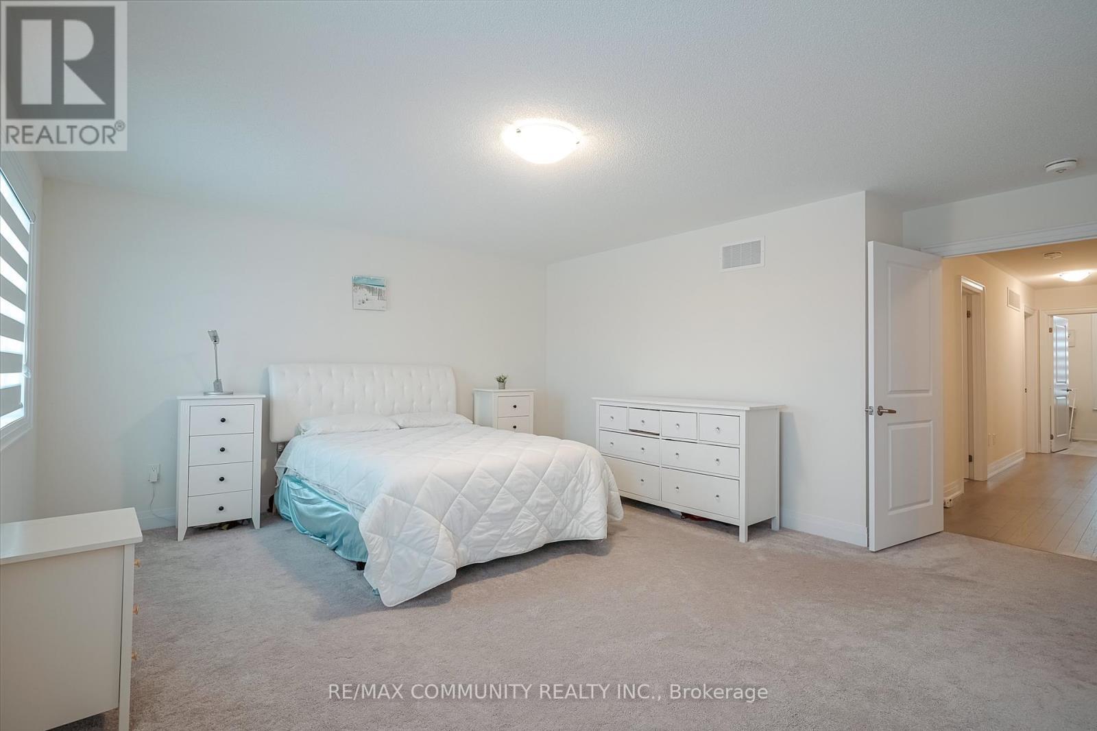 55 Hoad Street N, Clarington, ON - Indoor Photo Showing Bedroom