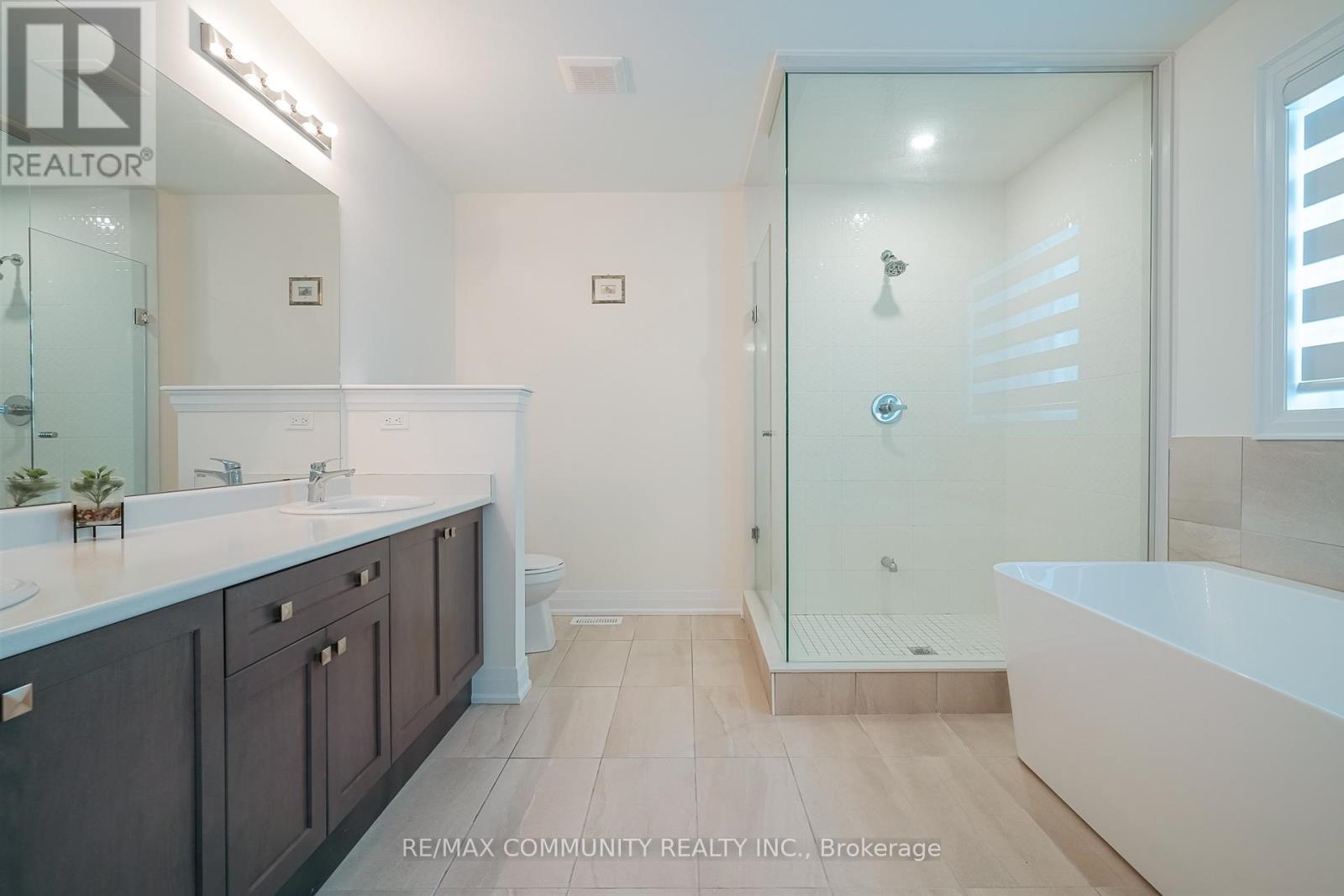 55 Hoad Street N, Clarington, ON - Indoor Photo Showing Bathroom