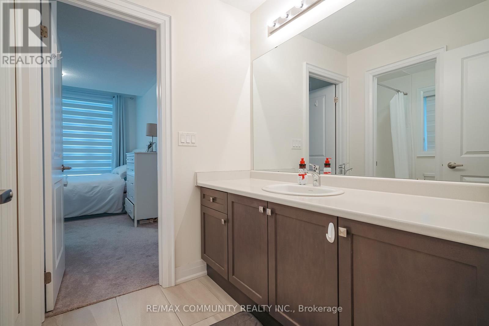 55 Hoad Street N, Clarington, ON - Indoor Photo Showing Bathroom