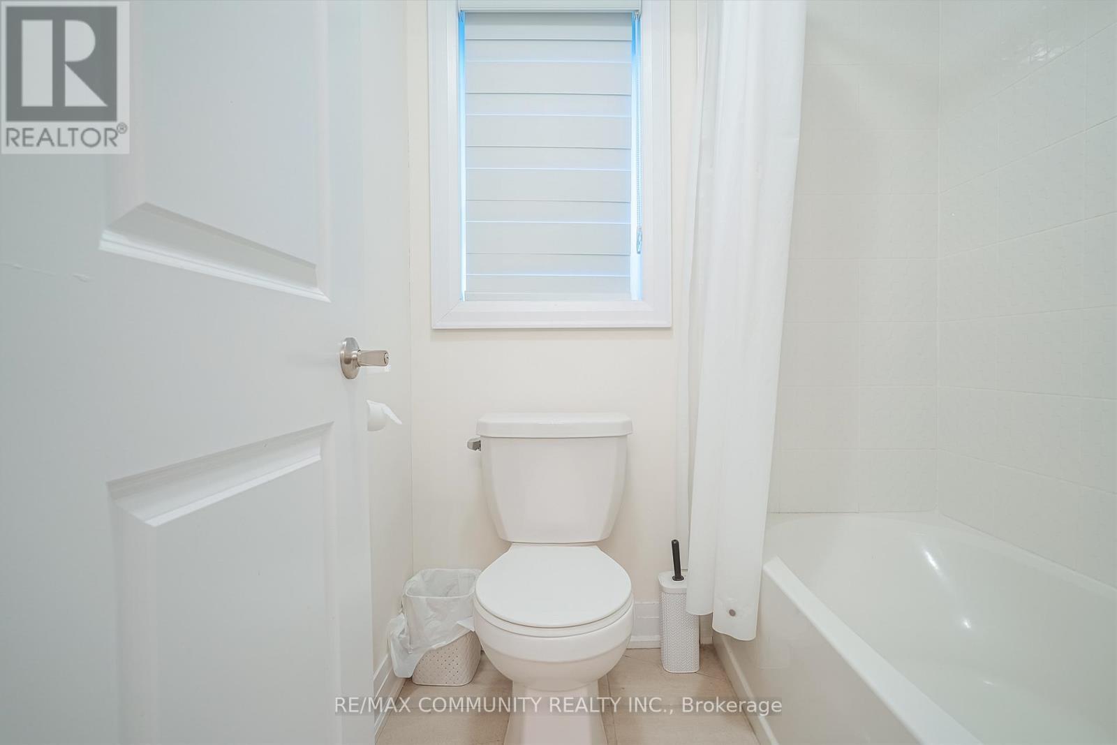 55 Hoad Street N, Clarington, ON - Indoor Photo Showing Bathroom