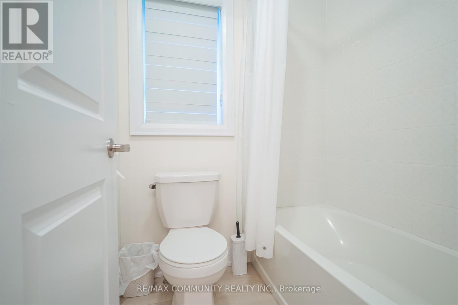 55 Hoad Street N, Clarington, ON - Indoor Photo Showing Bathroom