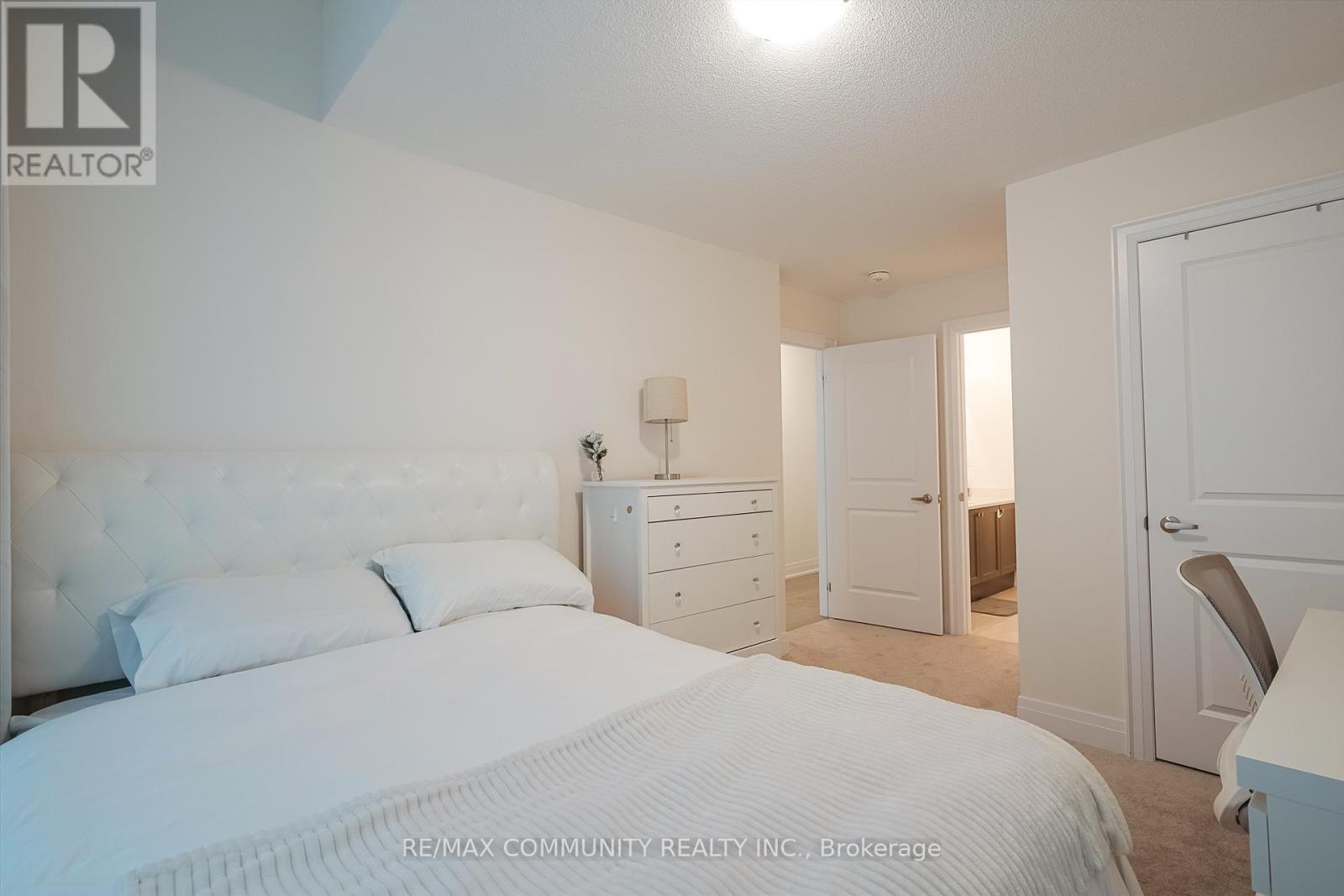 55 Hoad Street N, Clarington, ON - Indoor Photo Showing Bedroom