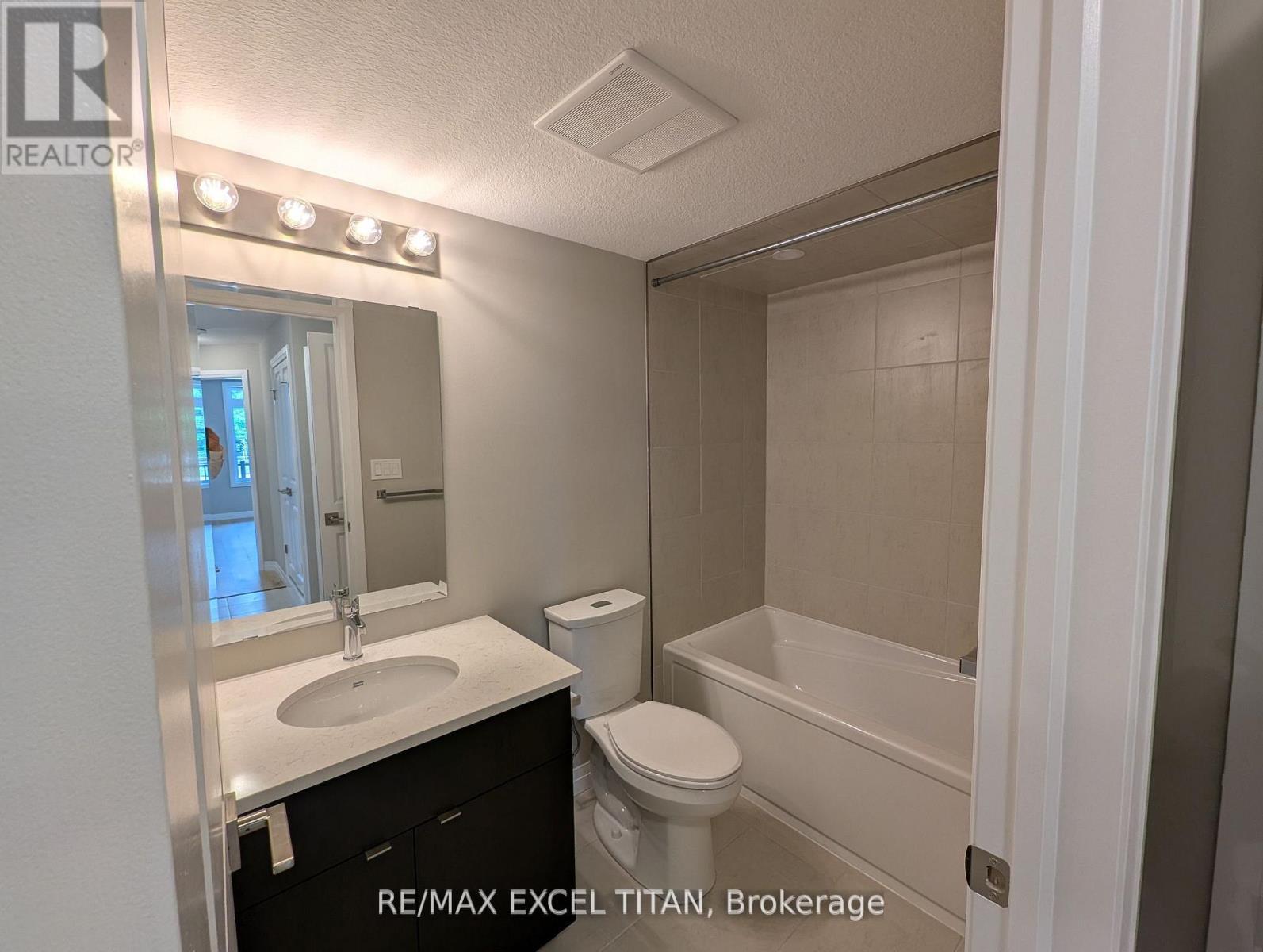 74 Thatcher Drive, Guelph, ON - Indoor Photo Showing Bathroom